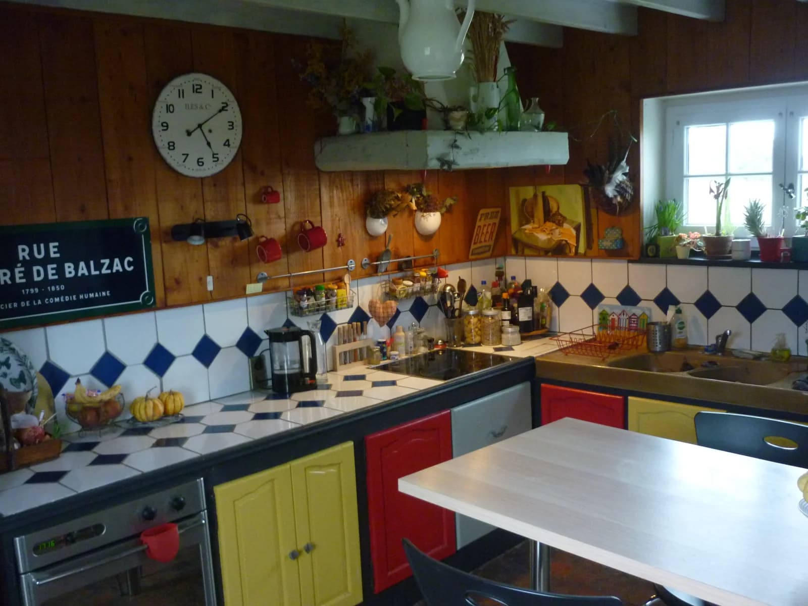 Cuisine dans Sous le chaume: un refuge rustique et chaleureux - 1