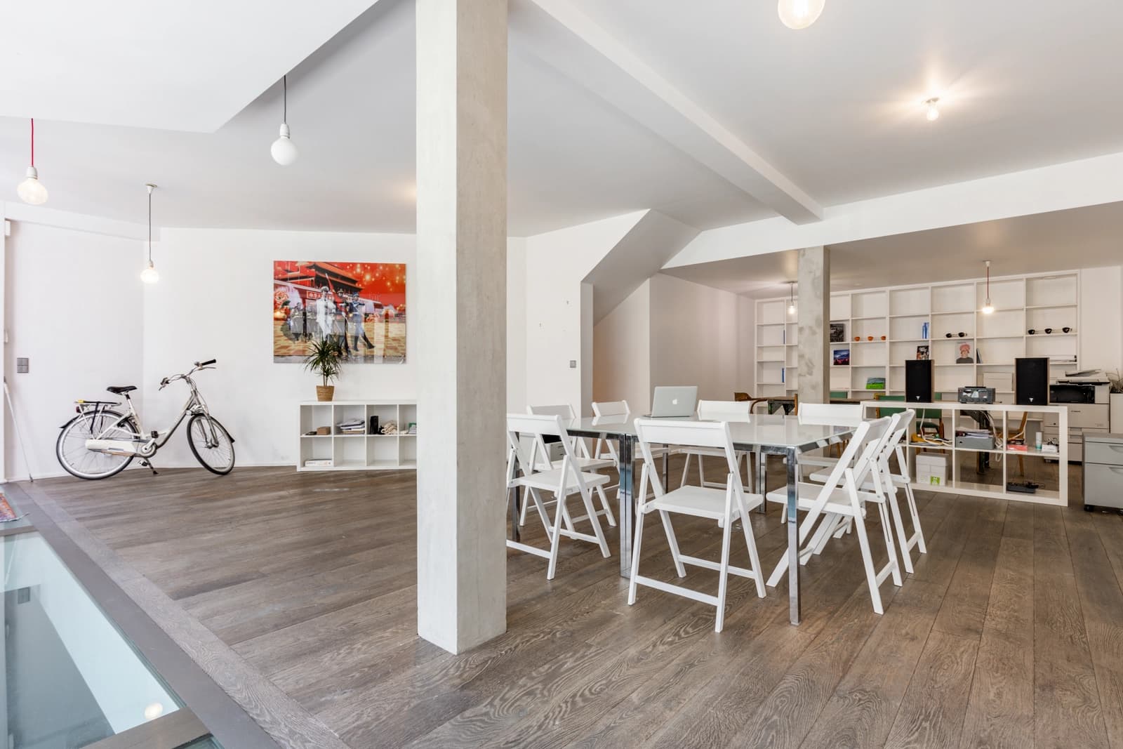 Salle de réunion dans Paris 11e: grand duplex épuré au design contemporain - 1
