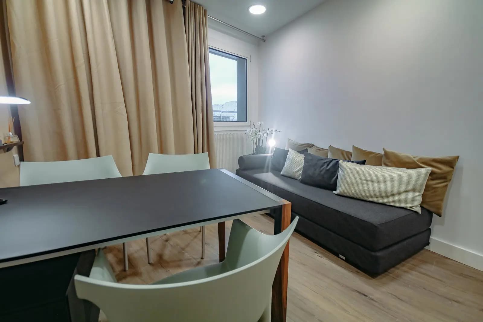 Salon dans Espace calme, fonctionnel et parfaitement équipé - 1