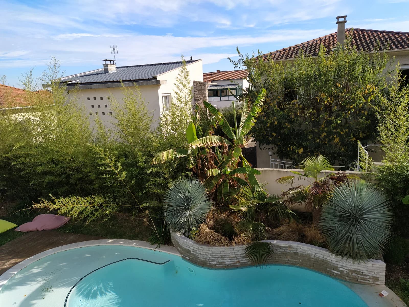 Salle de réunion dans Grande maison conviviale avec jardin et piscine privée - 1