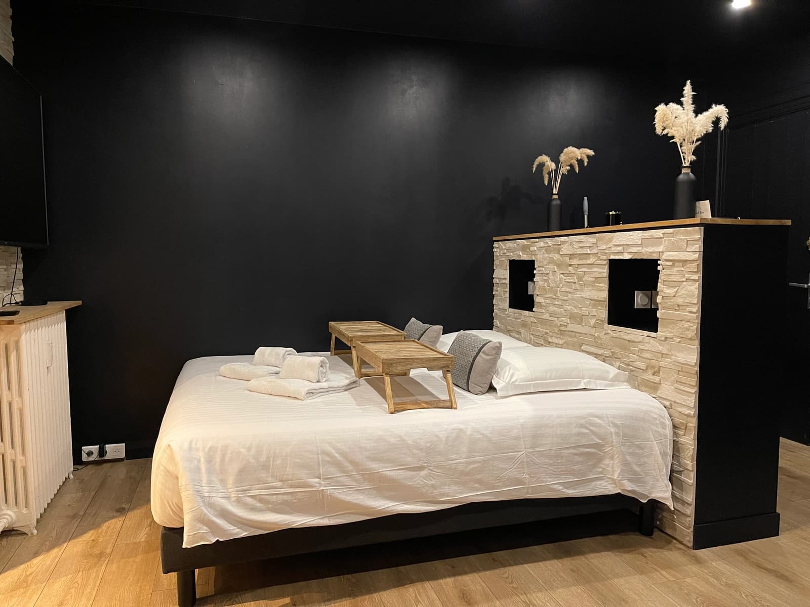 Chambre dans Spa & Love: balnéo, lit Queen Size, cocon romantique - 1
