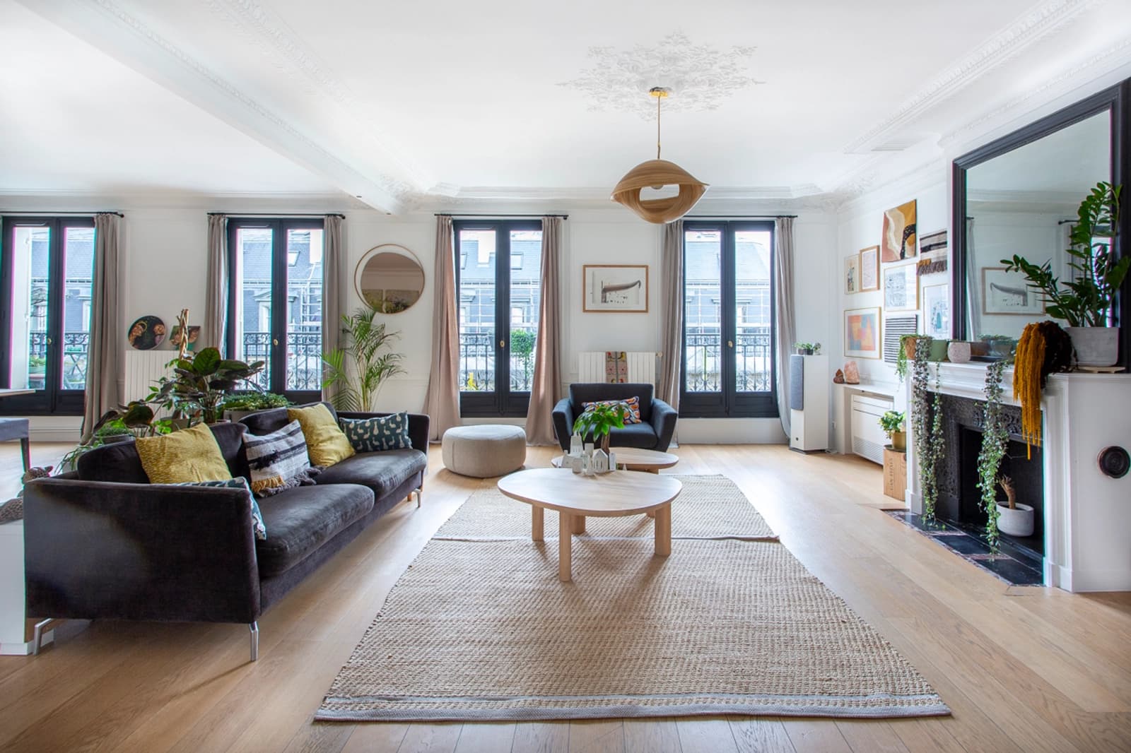 Espace Duplex avec balcon filant et lumière - 1