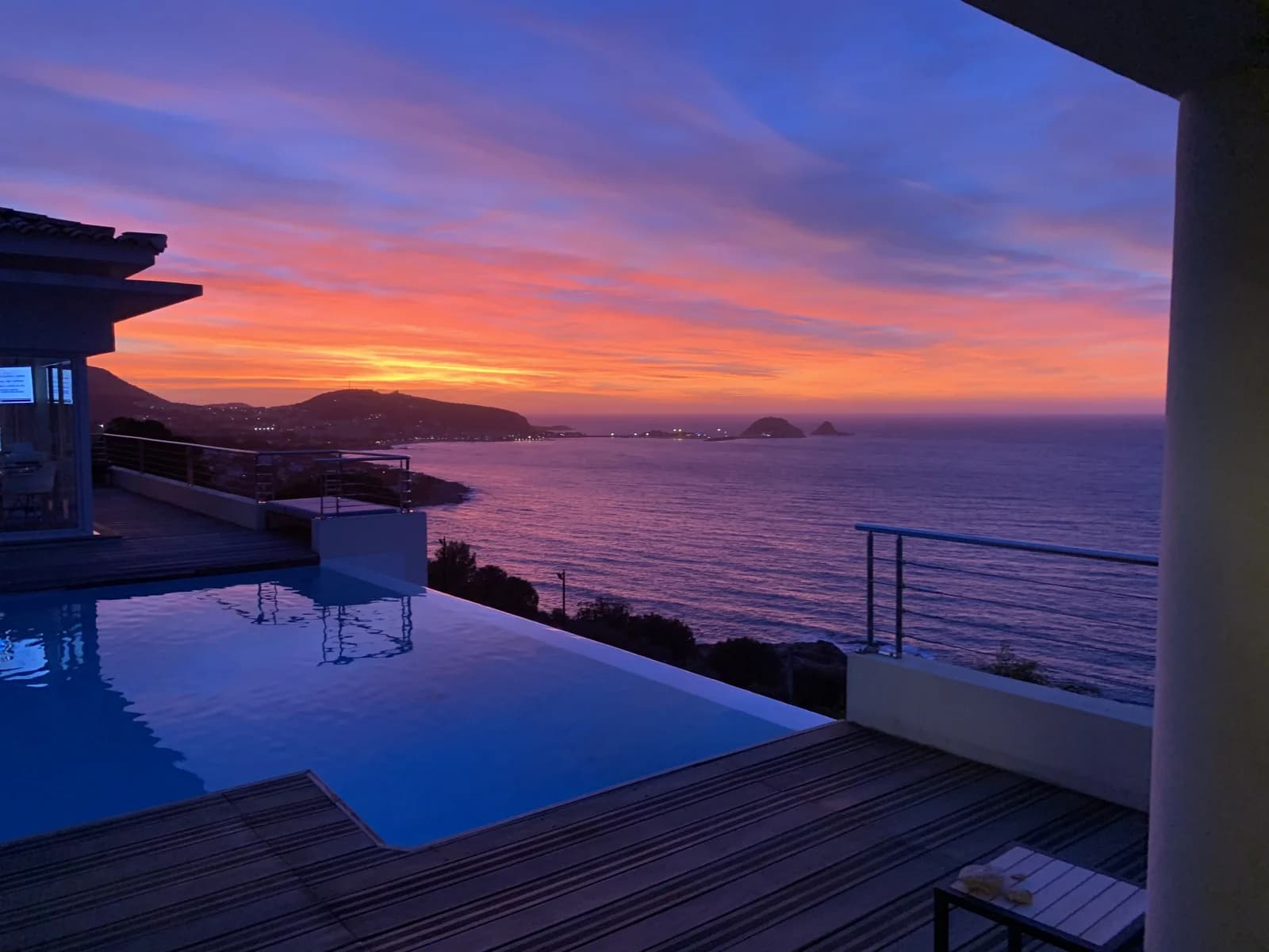 Meeting room in House with 180-degree sea view in Corsica - 1