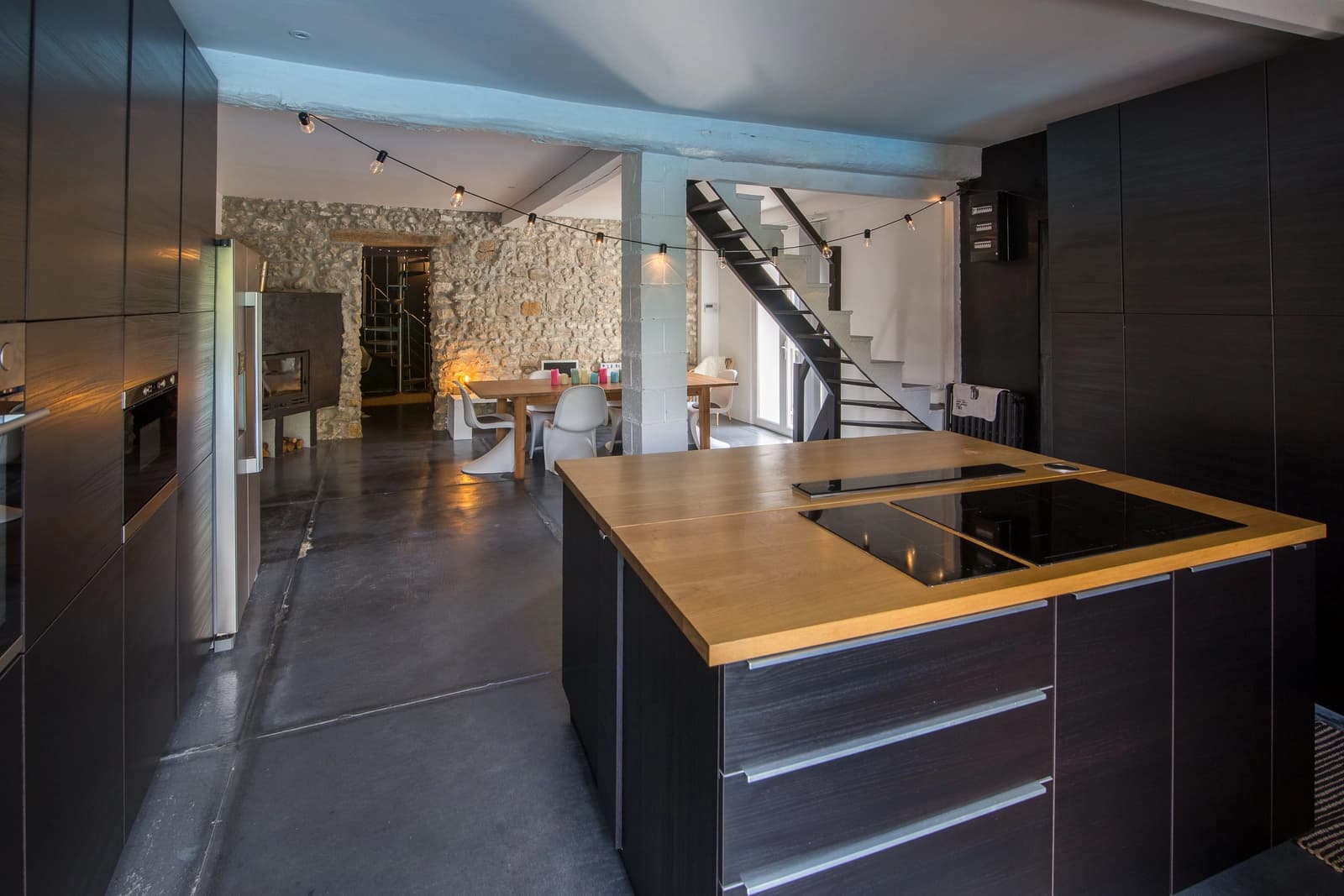 Kitchen in House with pool Fontainebleau - 1