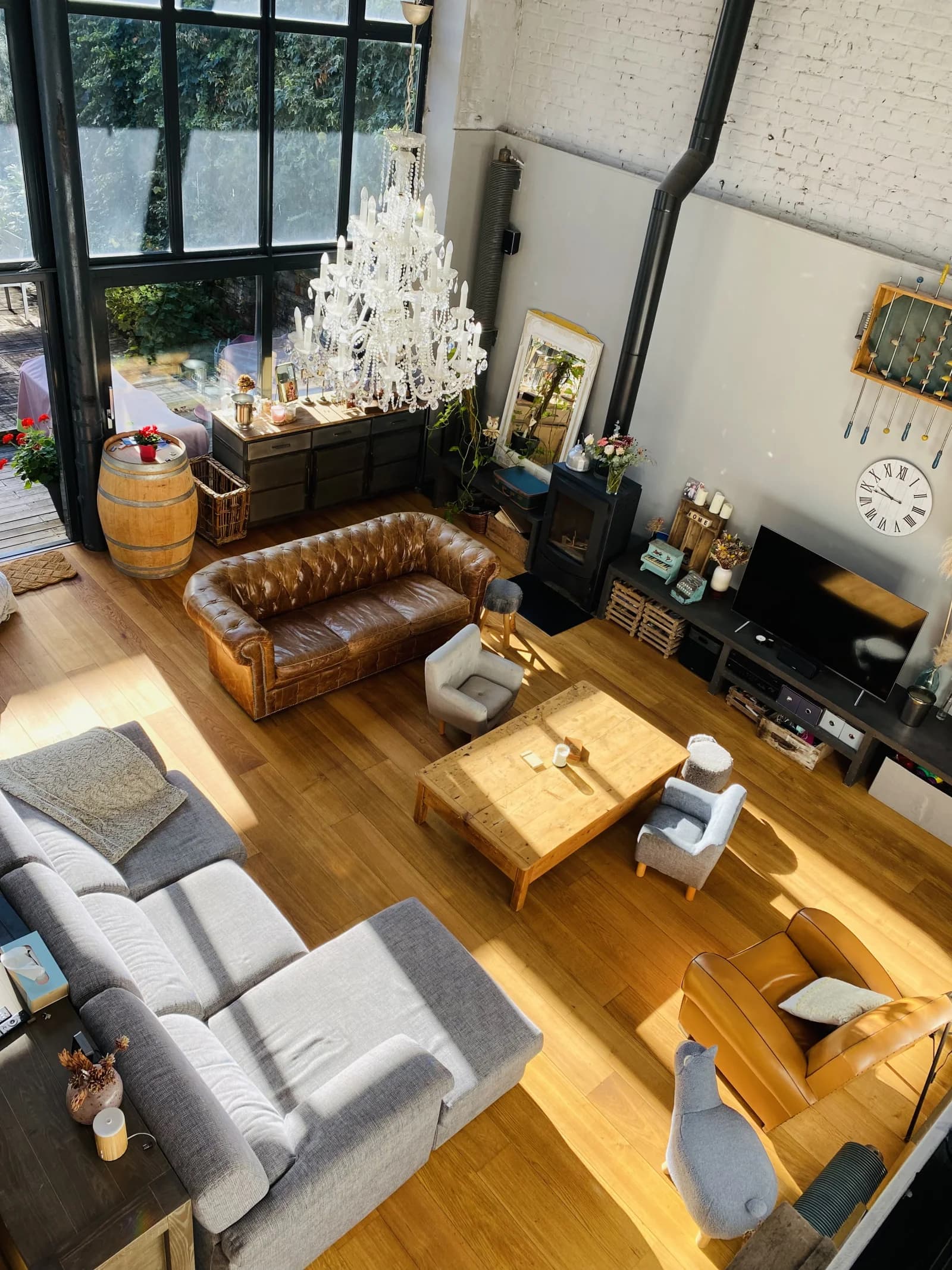 Salon dans Grand loft accueillant, parfait pour des moments en famille - 1