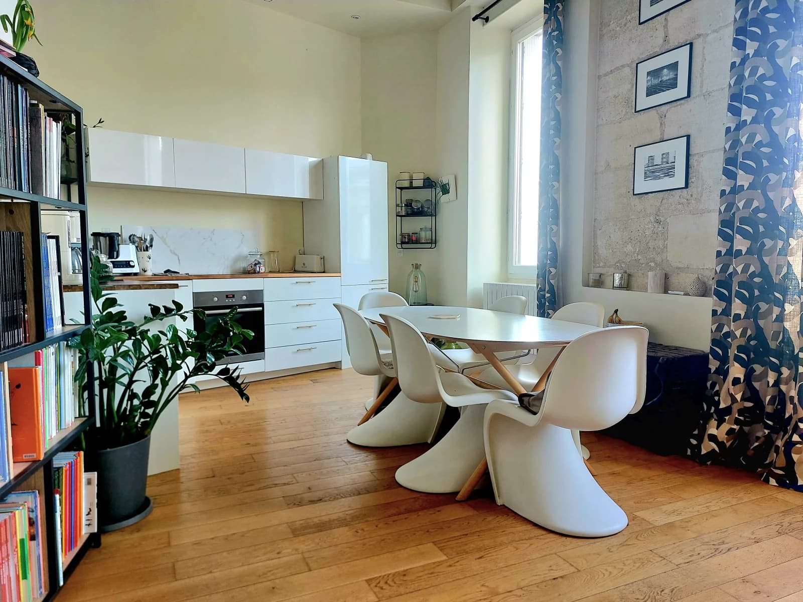 Bright and spacious apartment