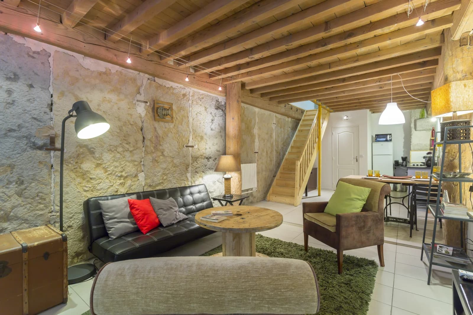 Living room in Loft Design Duplex 73 m² Bellecour Lyon Centre - 1