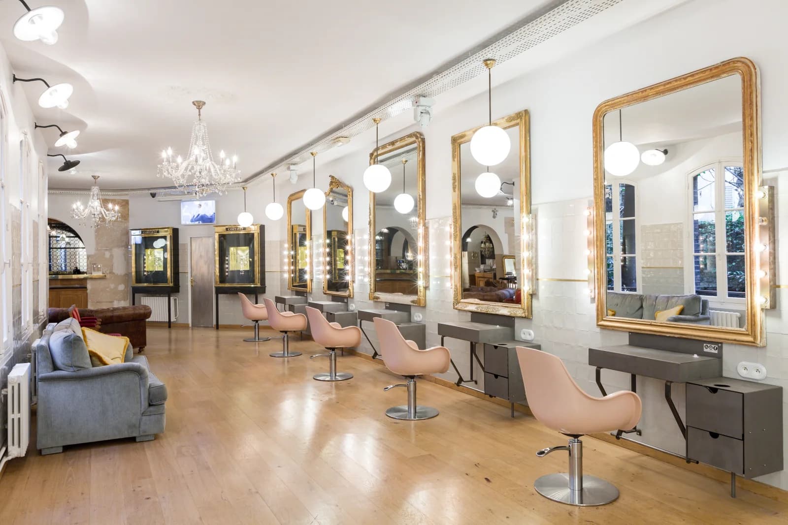 Salon dans St-Germain-des-Prés: lieu unique des anciens bains-douches - 1