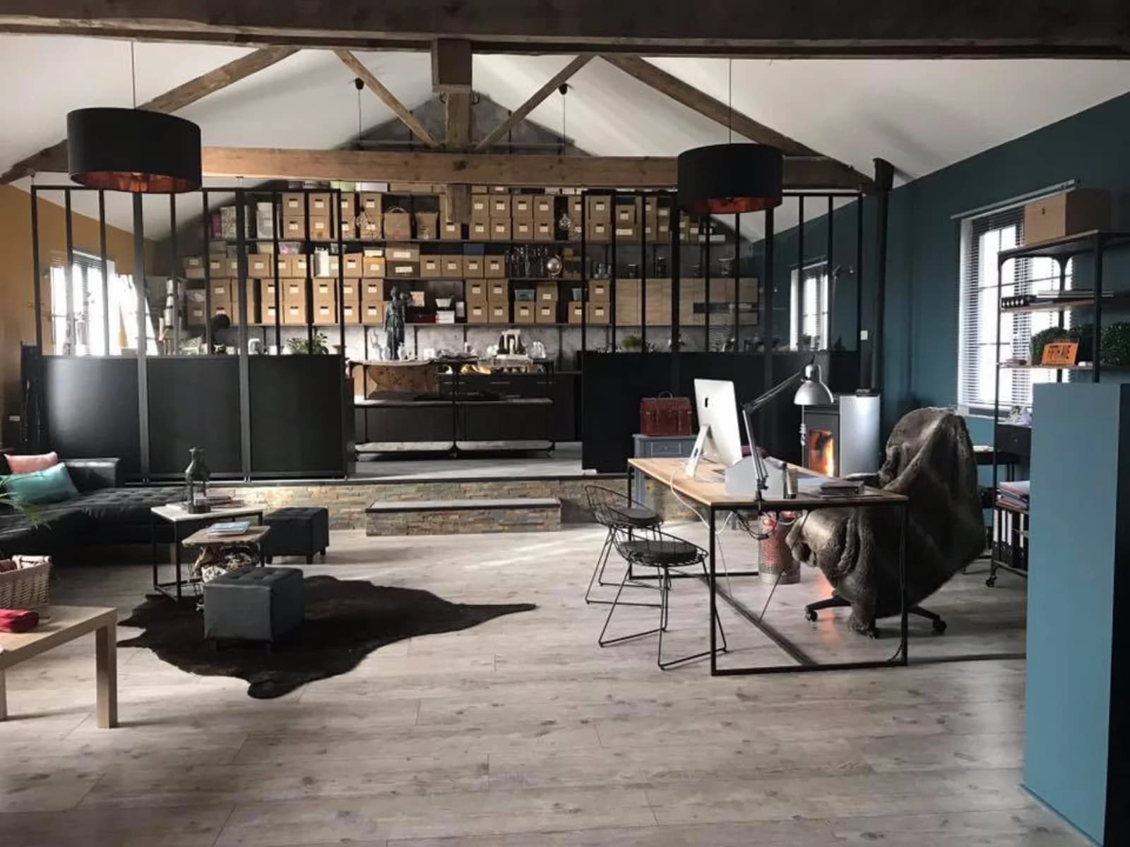 Salon dans Espace loft au cachet industriel brut et authentique - 0