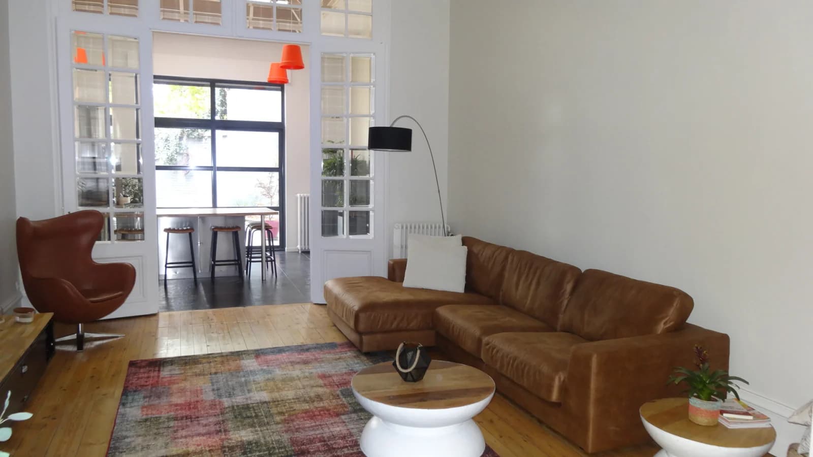 Living room in Large bourgeois house with cachet and modernity - 1