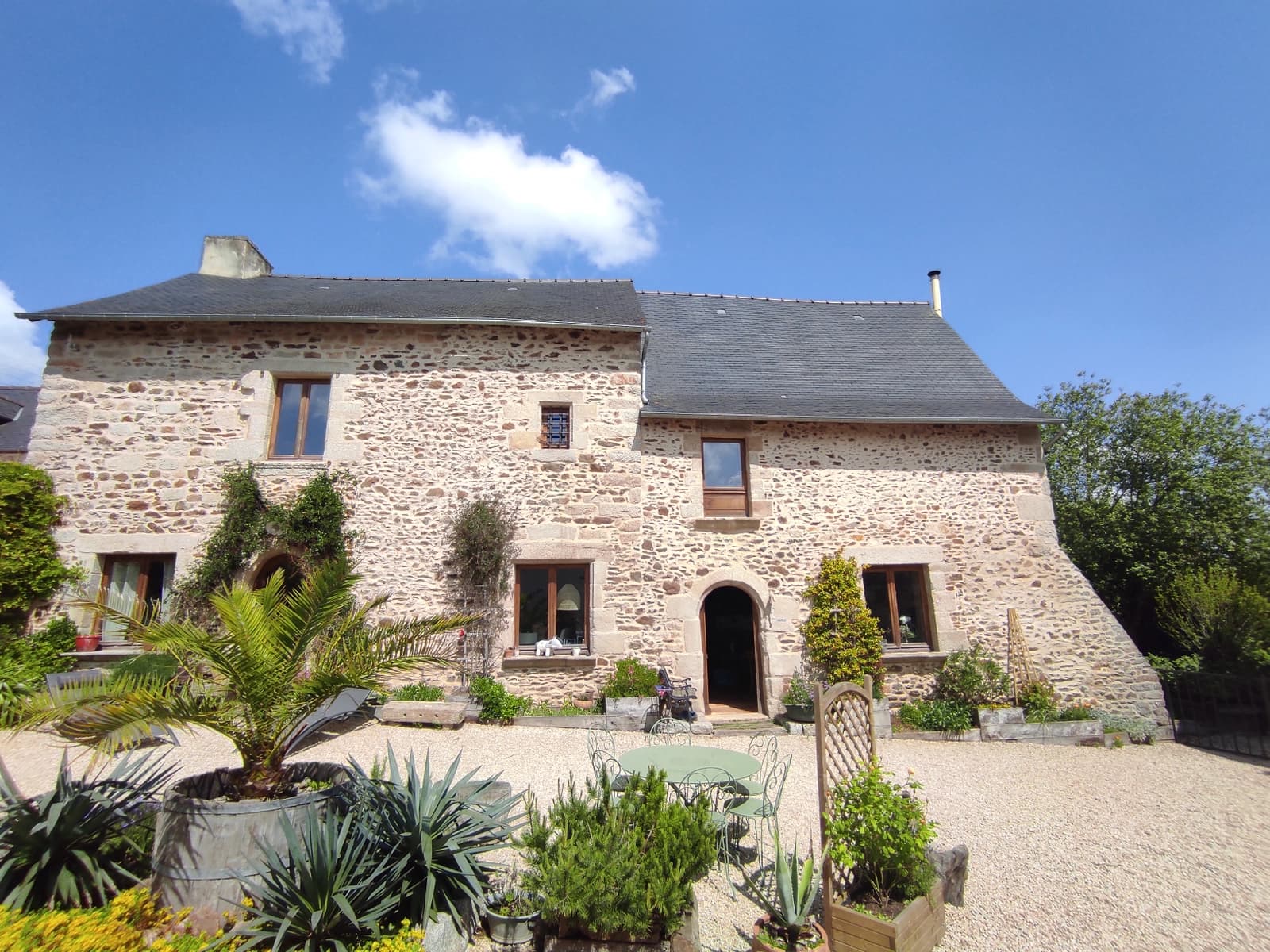 Espace Ferme bretonne rénovée avec cuisine moderne - 4