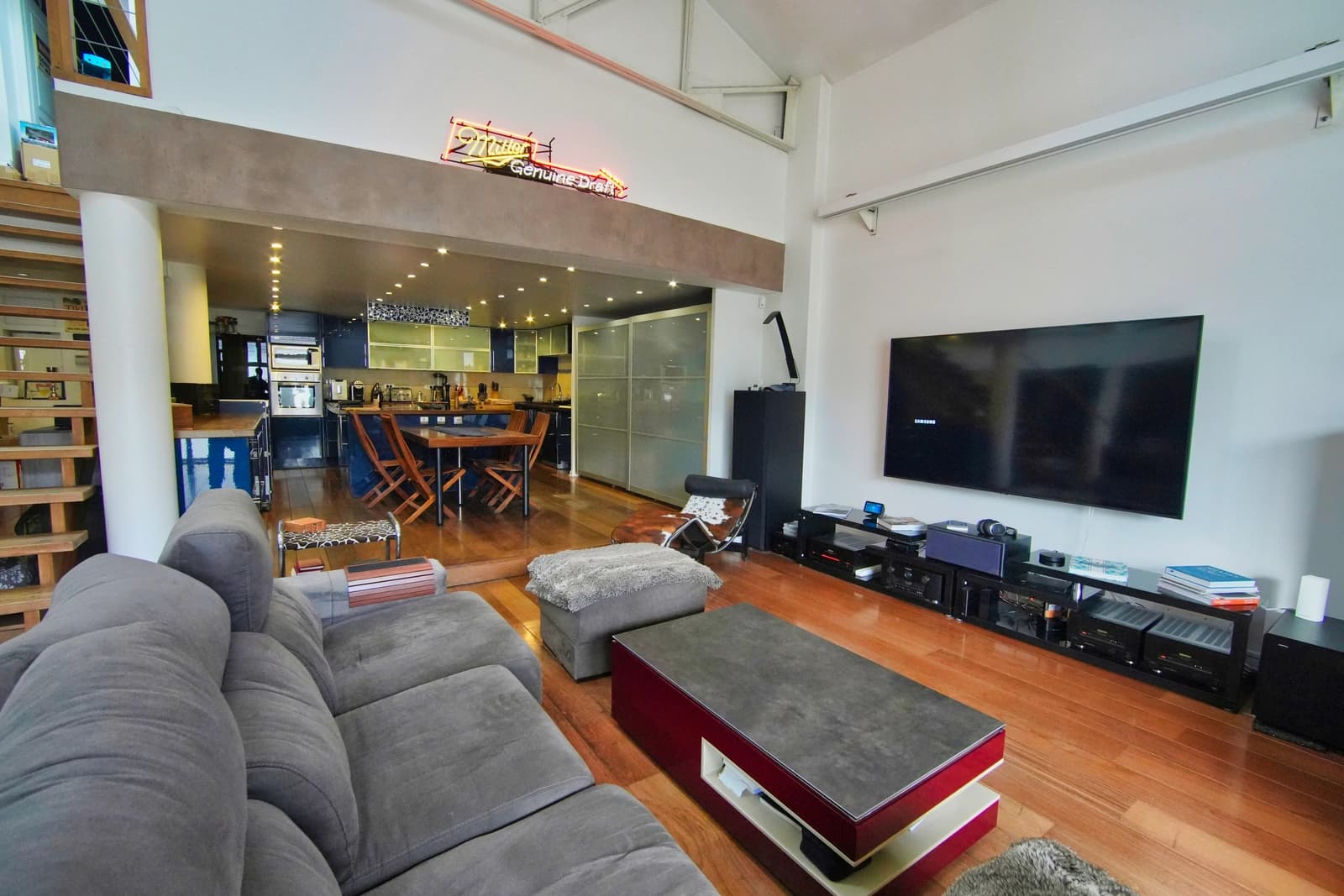 Space Superb spacious loft - 0
