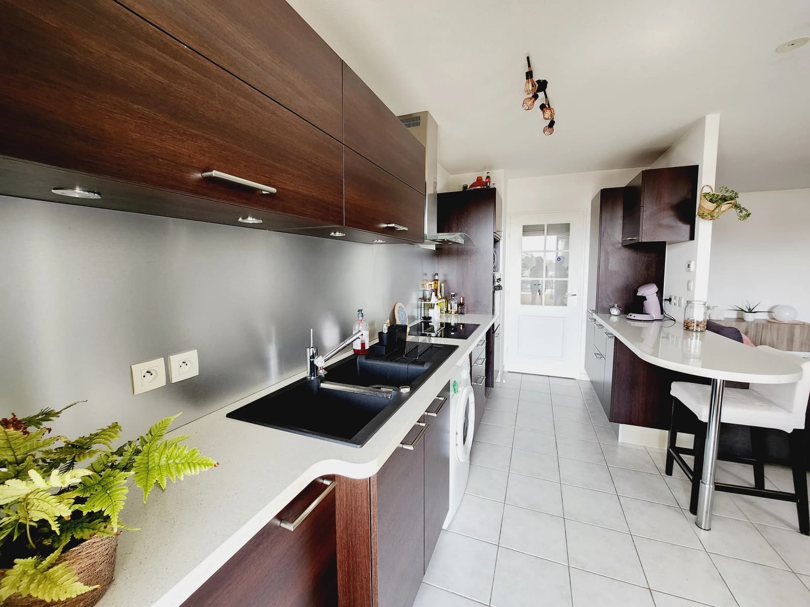 Espace Logements clairs offrant de beaux volumes de vie - 3