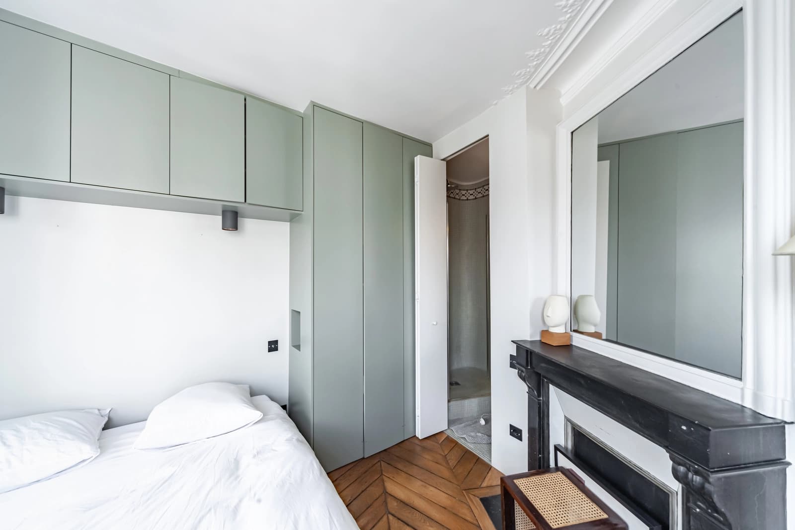 Chambre dans Montmartre: appartement design et baigné de lumière - 1