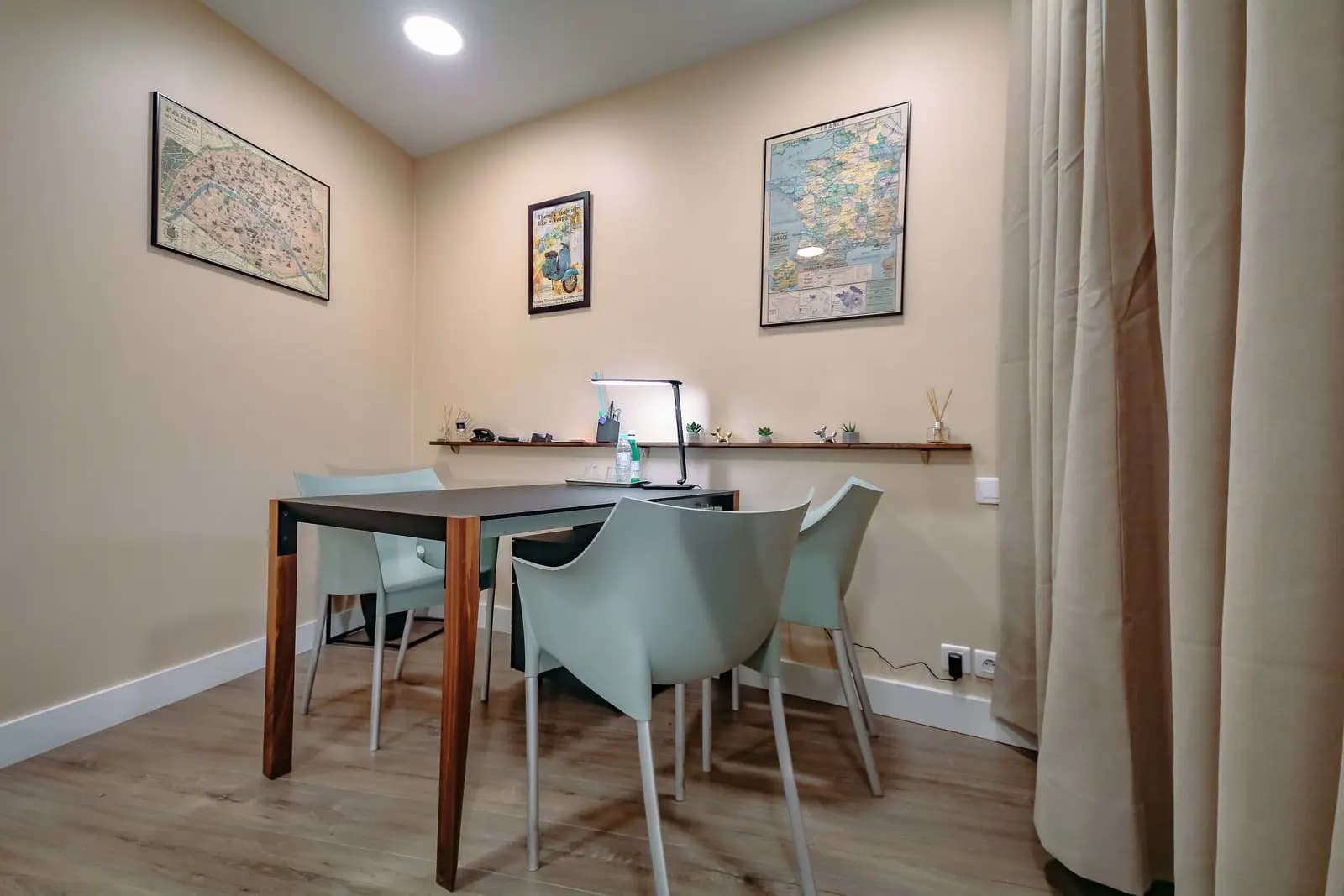 Salle de réunion dans Espace calme, fonctionnel et parfaitement équipé - 1