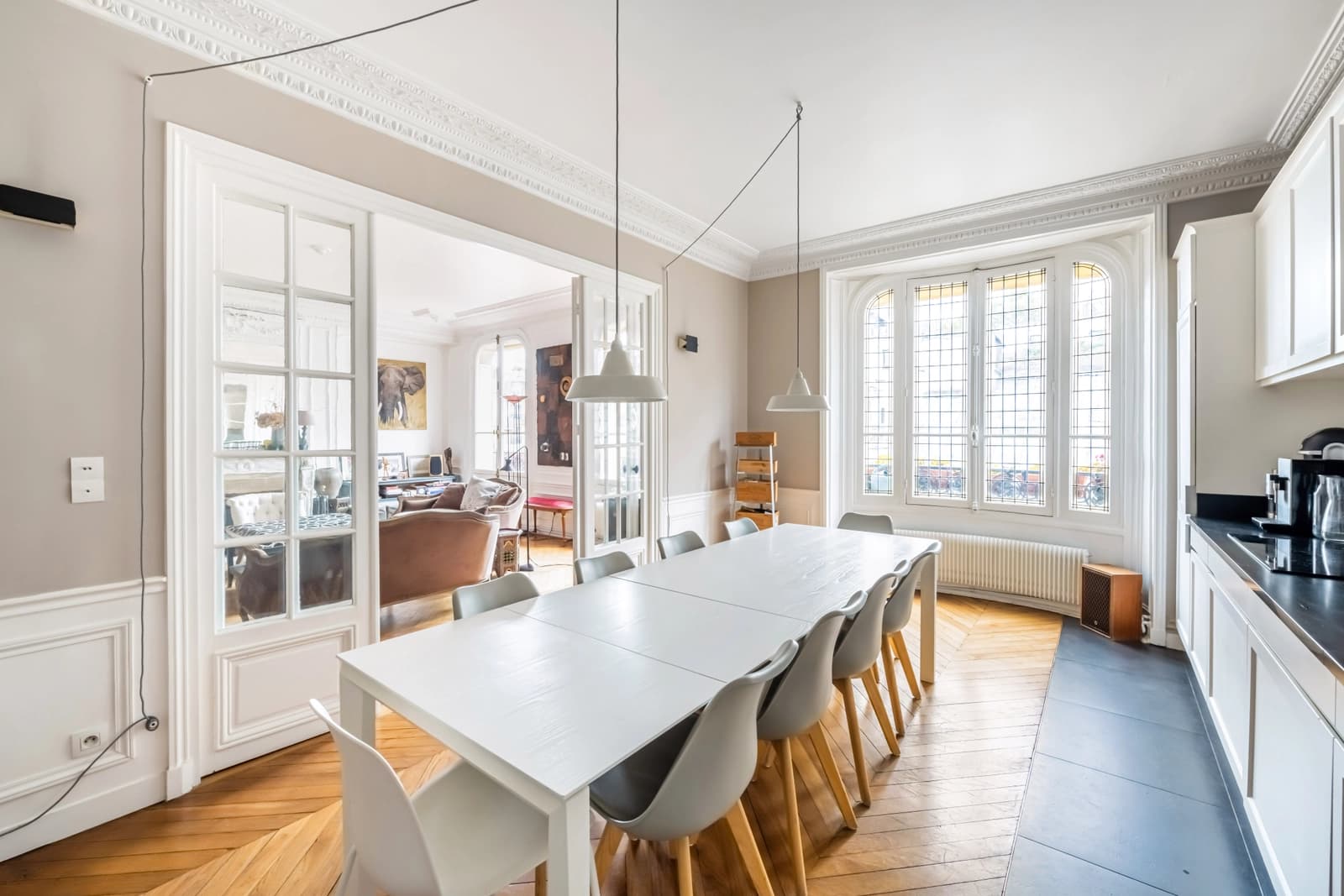 Espace Haussmannien chaleureux et baigné de lumière - 3