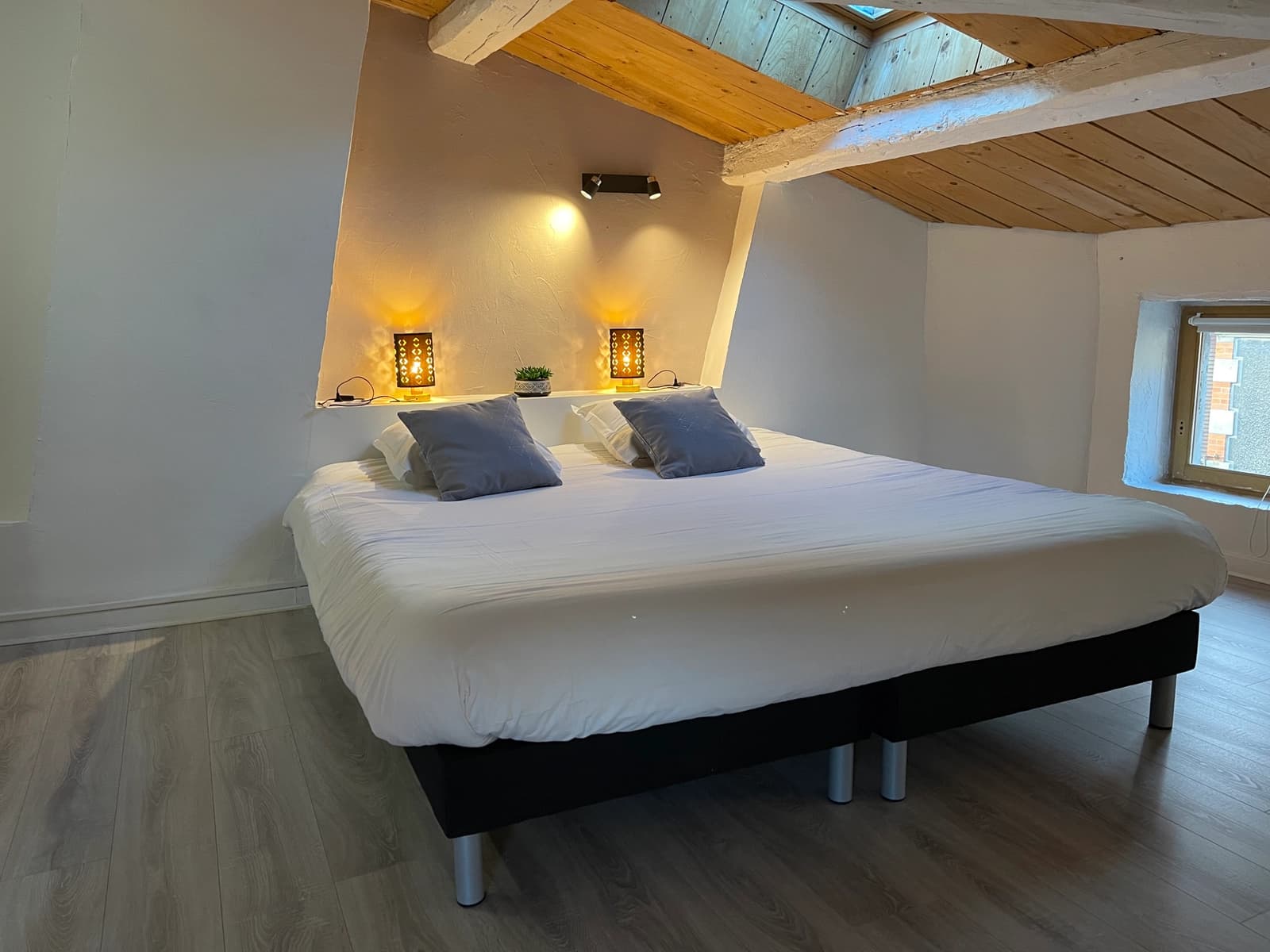 Bedroom in Le Duplex - Hyper center - Fully equipped - Parking - 1