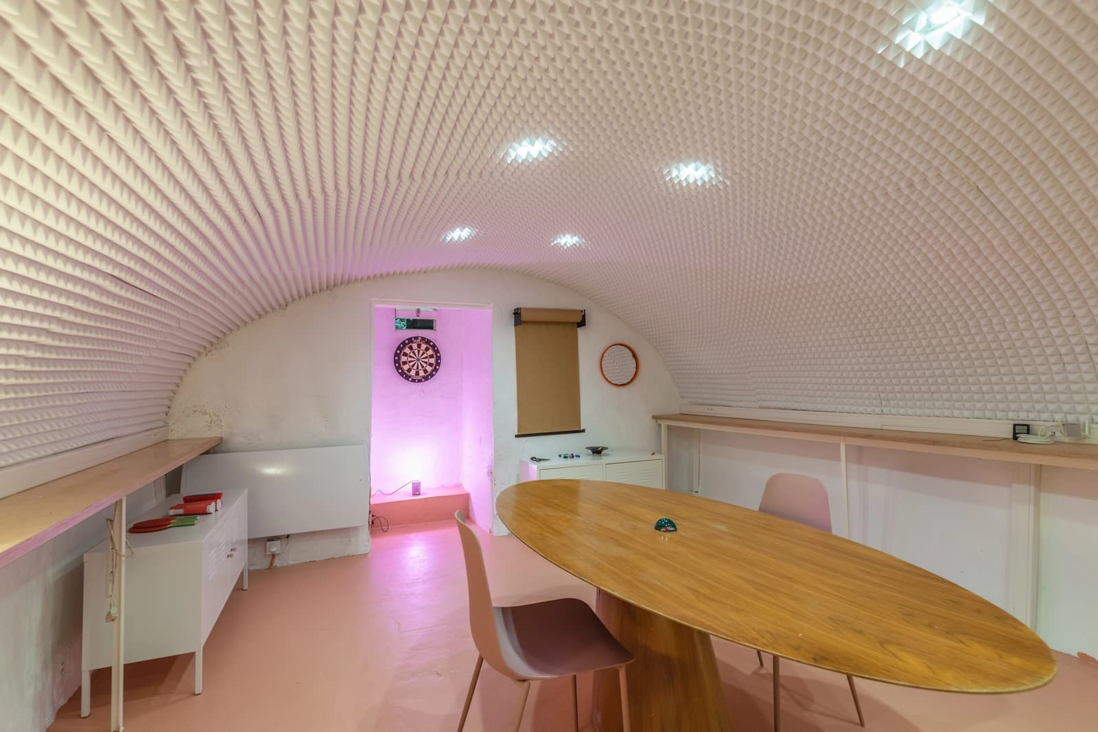 Meeting room in Showroom space Offices - 1