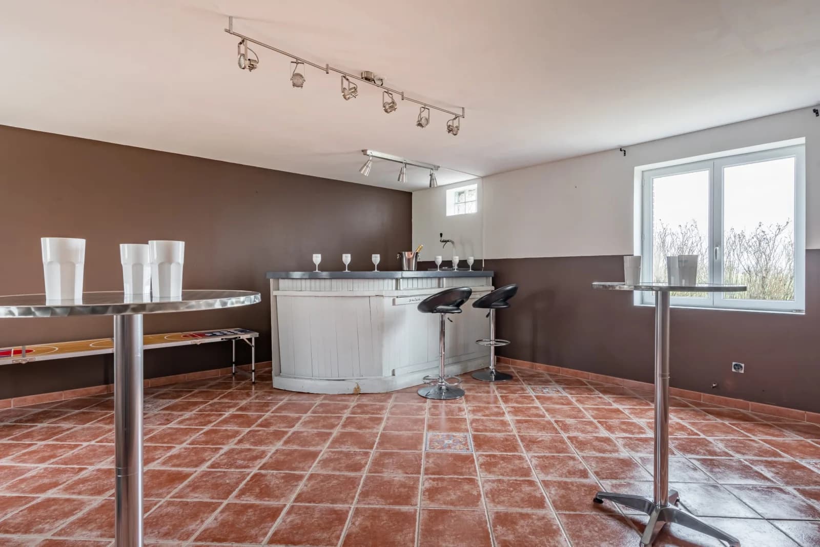 Salle de réunion dans Villa avec bassin intérieur, une oasis près de Paris - 1