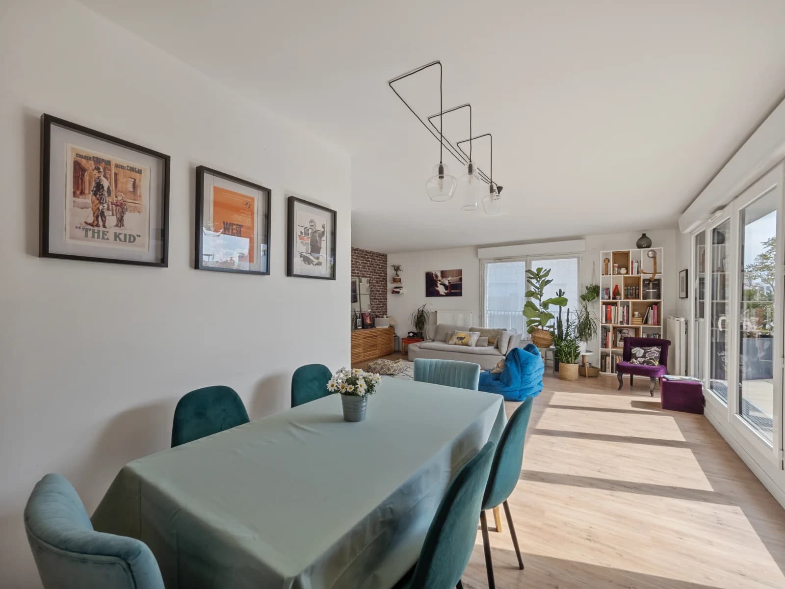 Salle de réunion dans Cocon douillet avec vaste terrasse privative de 80m² - 0