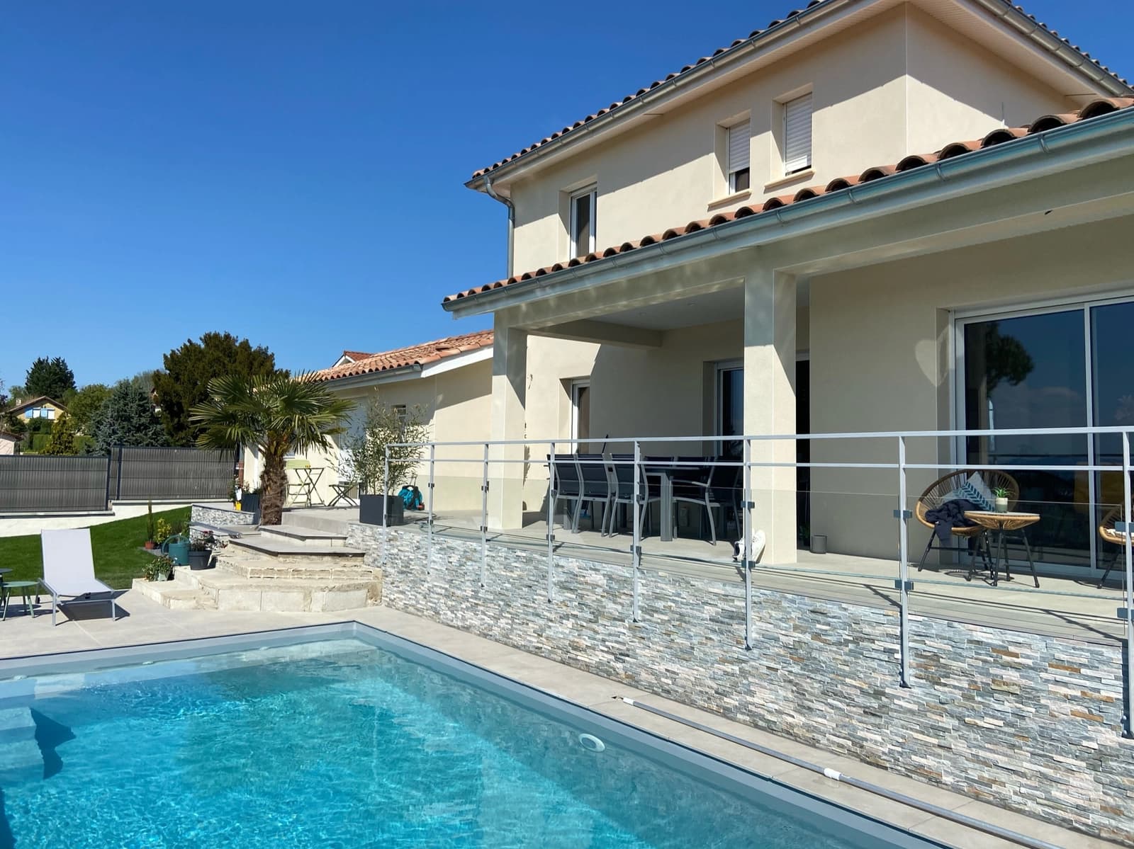 Salle de réunion dans Demeure conviviale agrémentée d'une belle piscine - 1