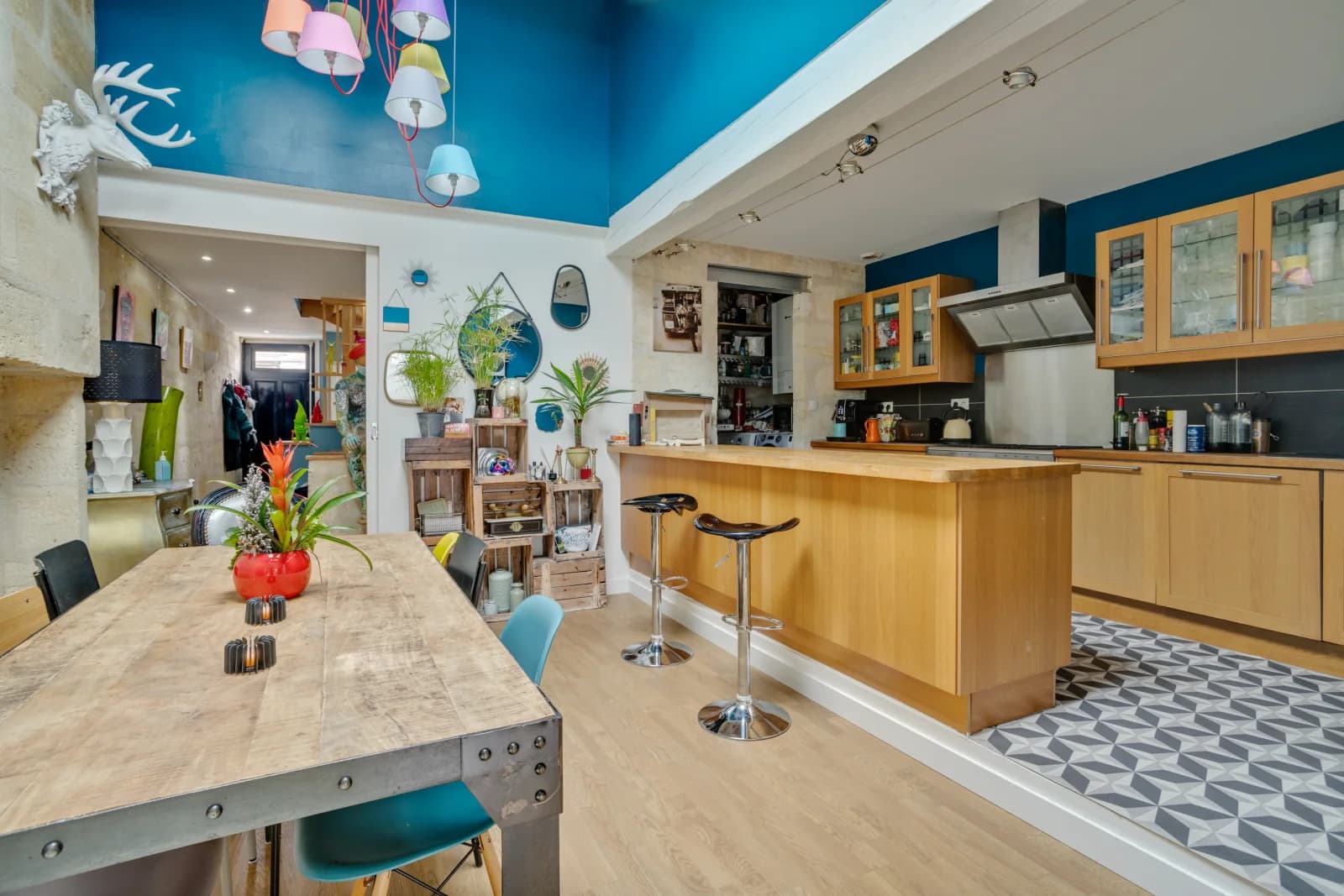Salle de réunion dans Échoppe de charme avec son agréable espace extérieur - 1