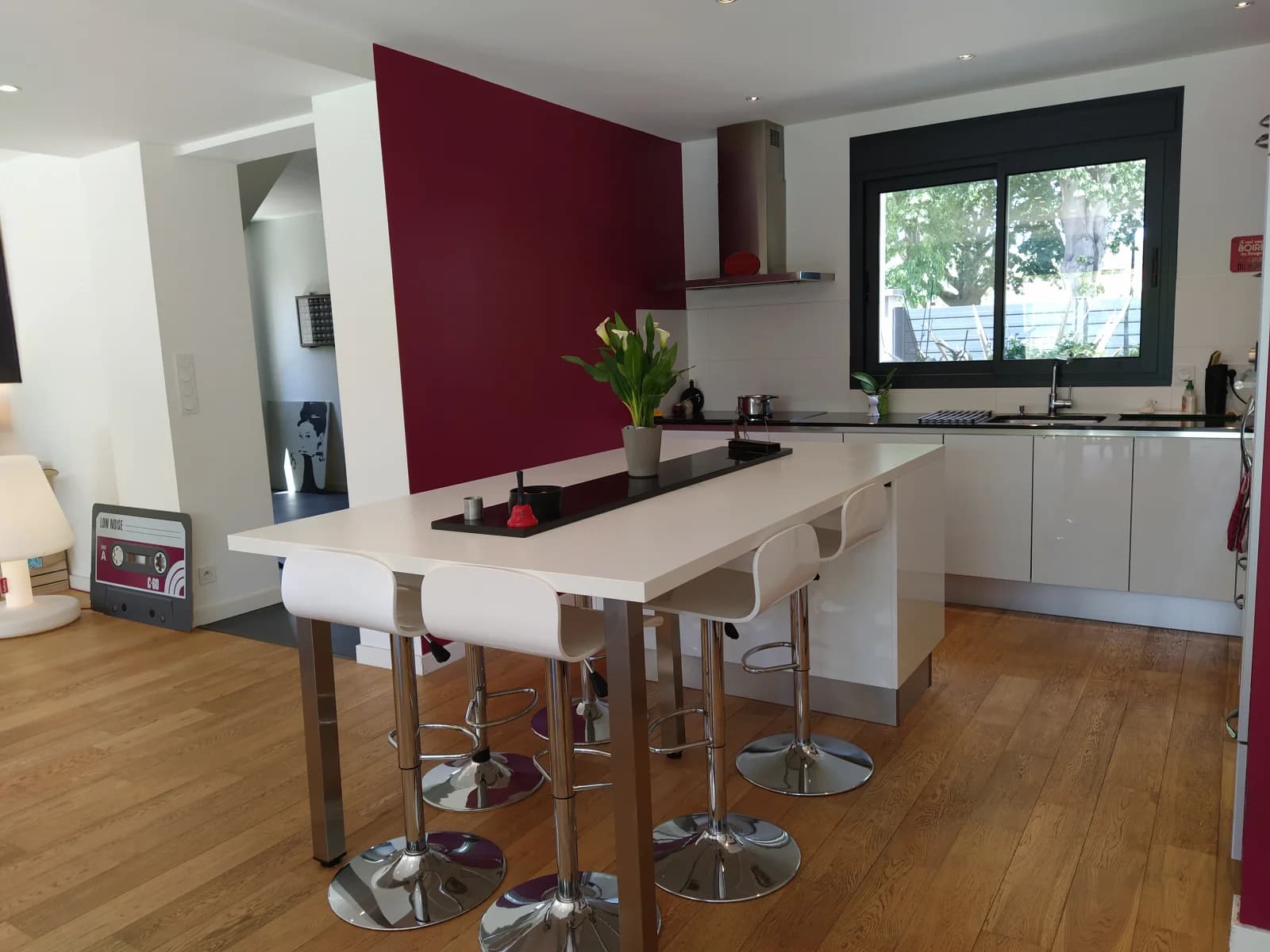 Salle de réunion dans Grande maison conviviale avec jardin et piscine privée - 1
