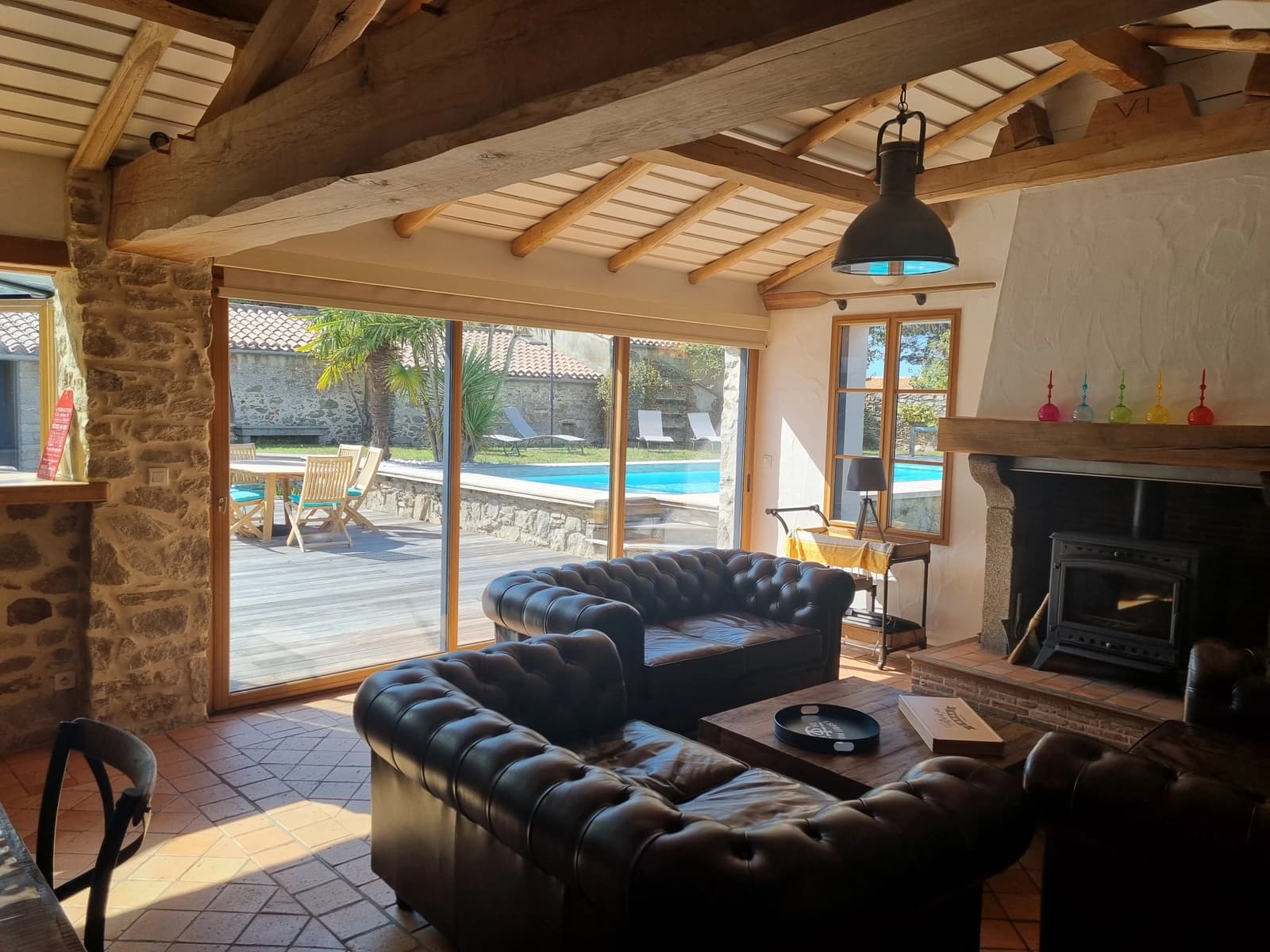 Superbe demeure avec cheminée et piscine chauffée