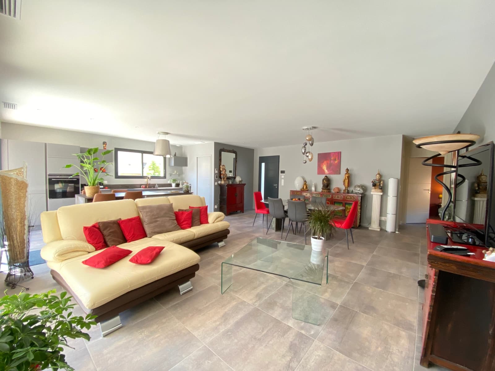 Maison neuve au design contemporain et fonctionnel