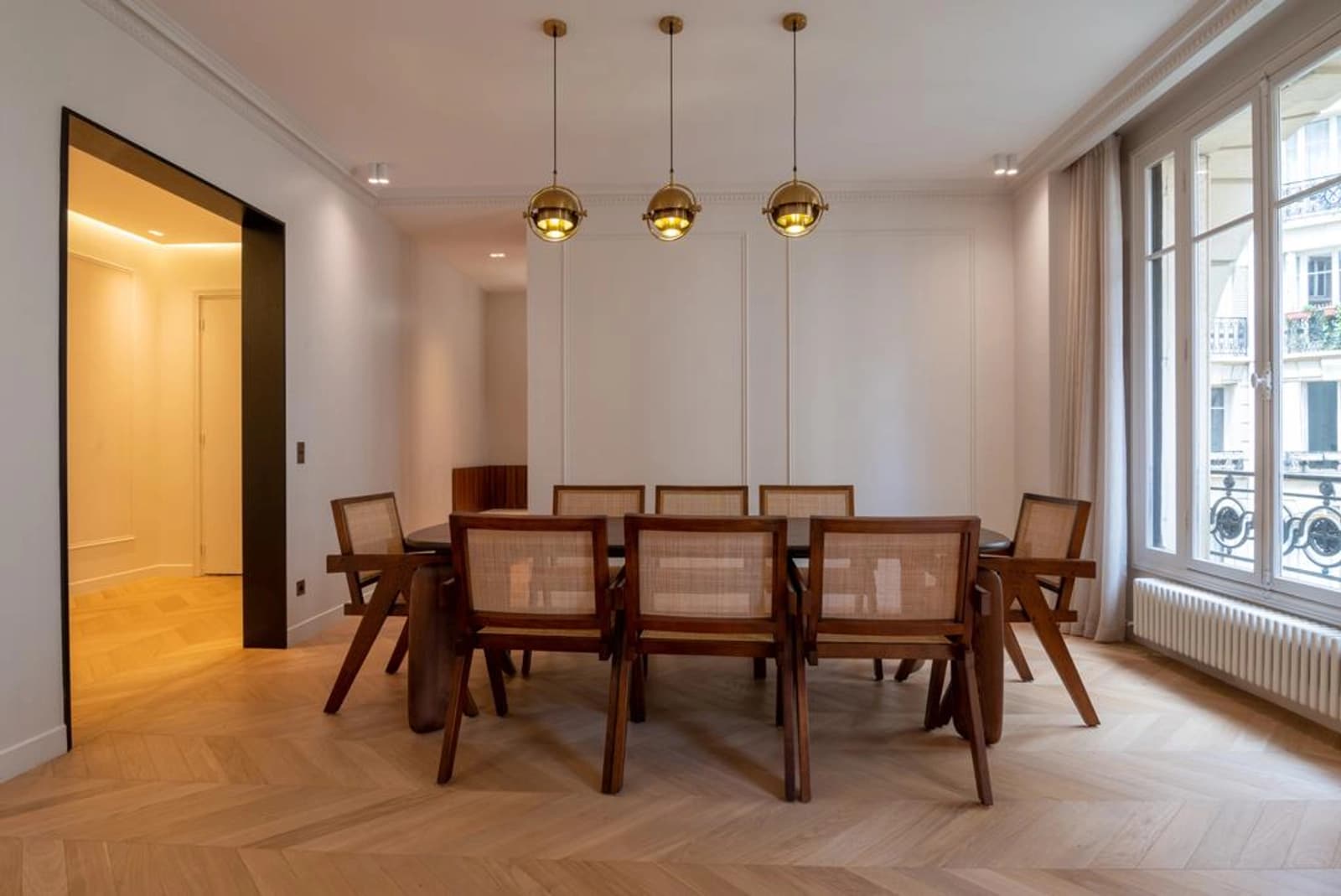 Meeting room in Sublime, light-filled luxury apartment with view - 1