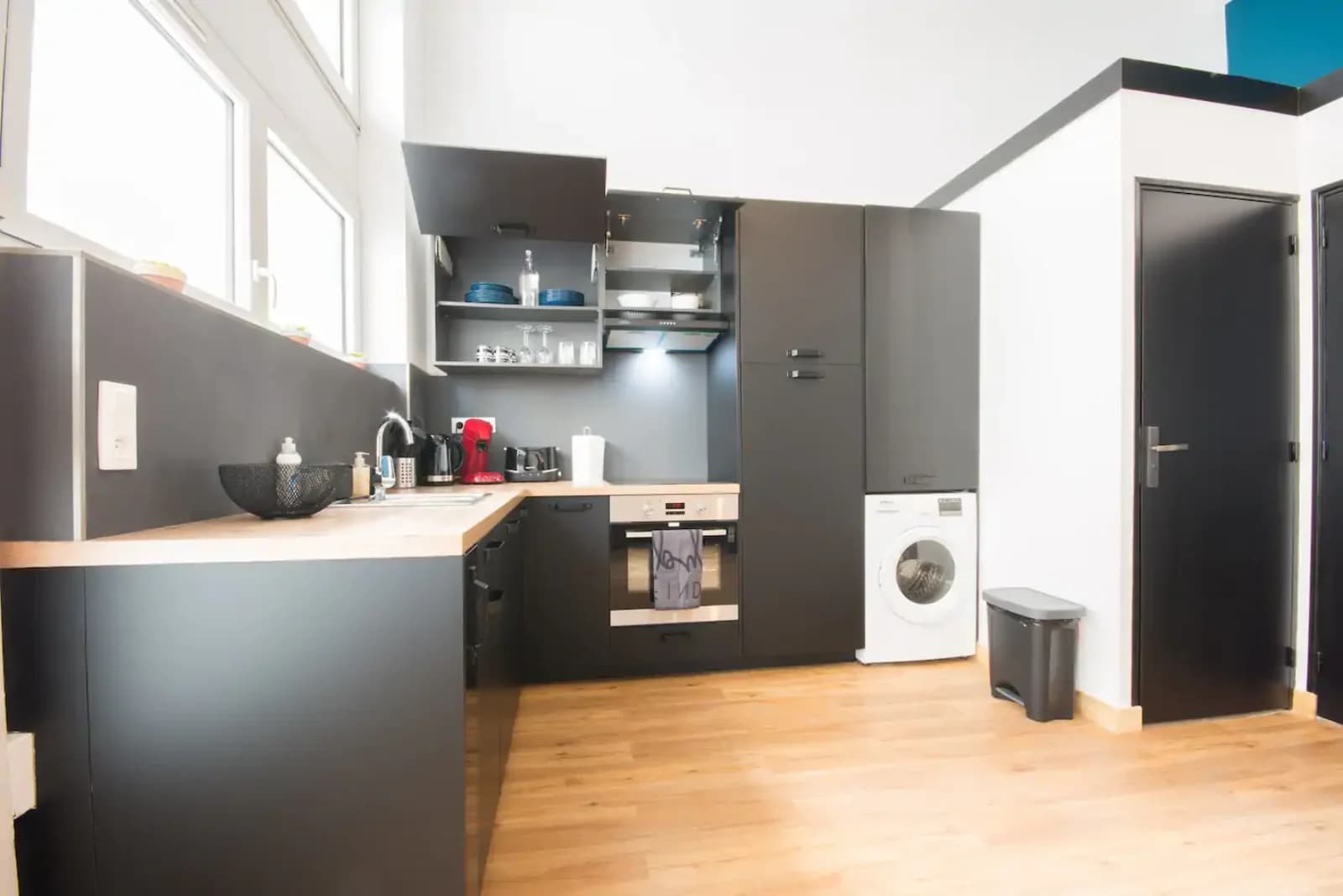 Kitchen in Trendy loft - Indus - Near the beach - 1