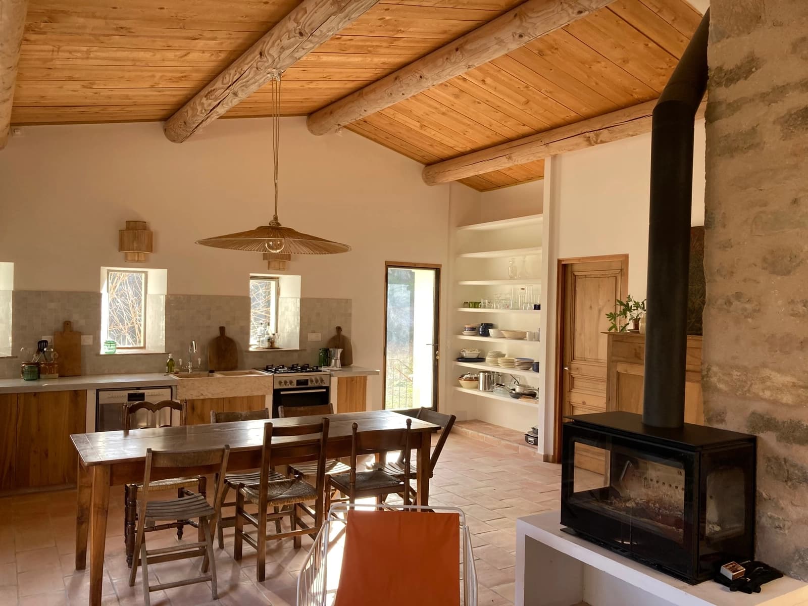 Salle de réunion dans Maison au pied de la majestueuse Sainte-Victoire - 1