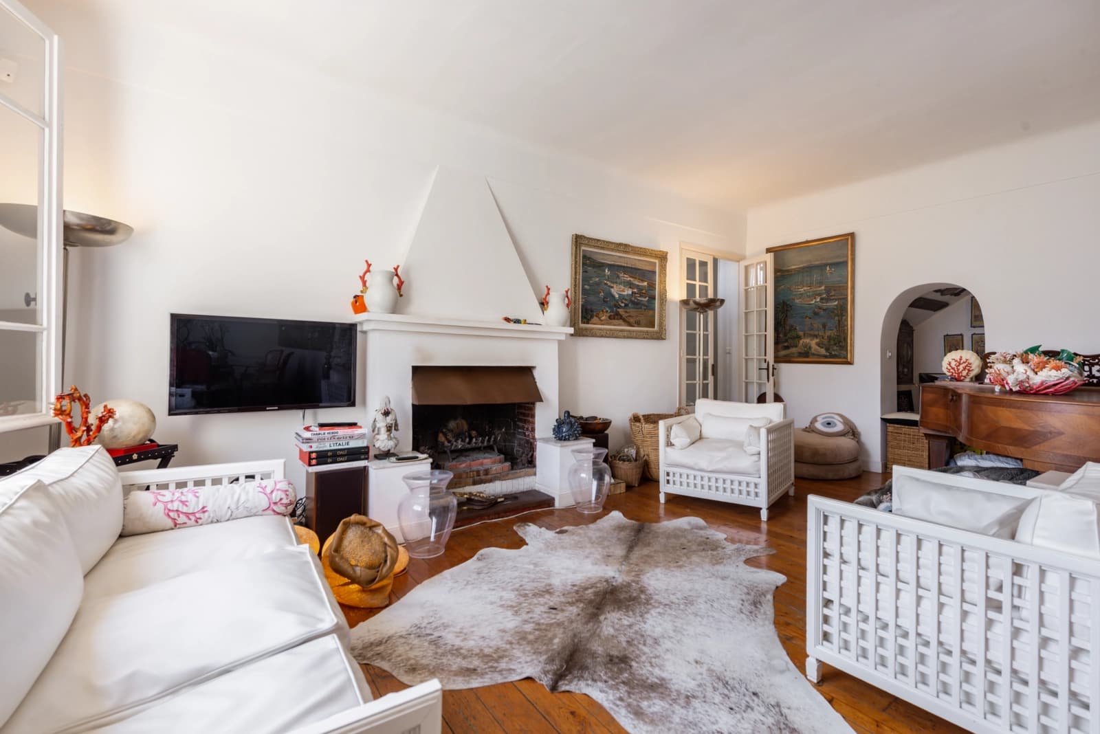 Living room in Tuscan villa with panoramic view of Eze bay - 1