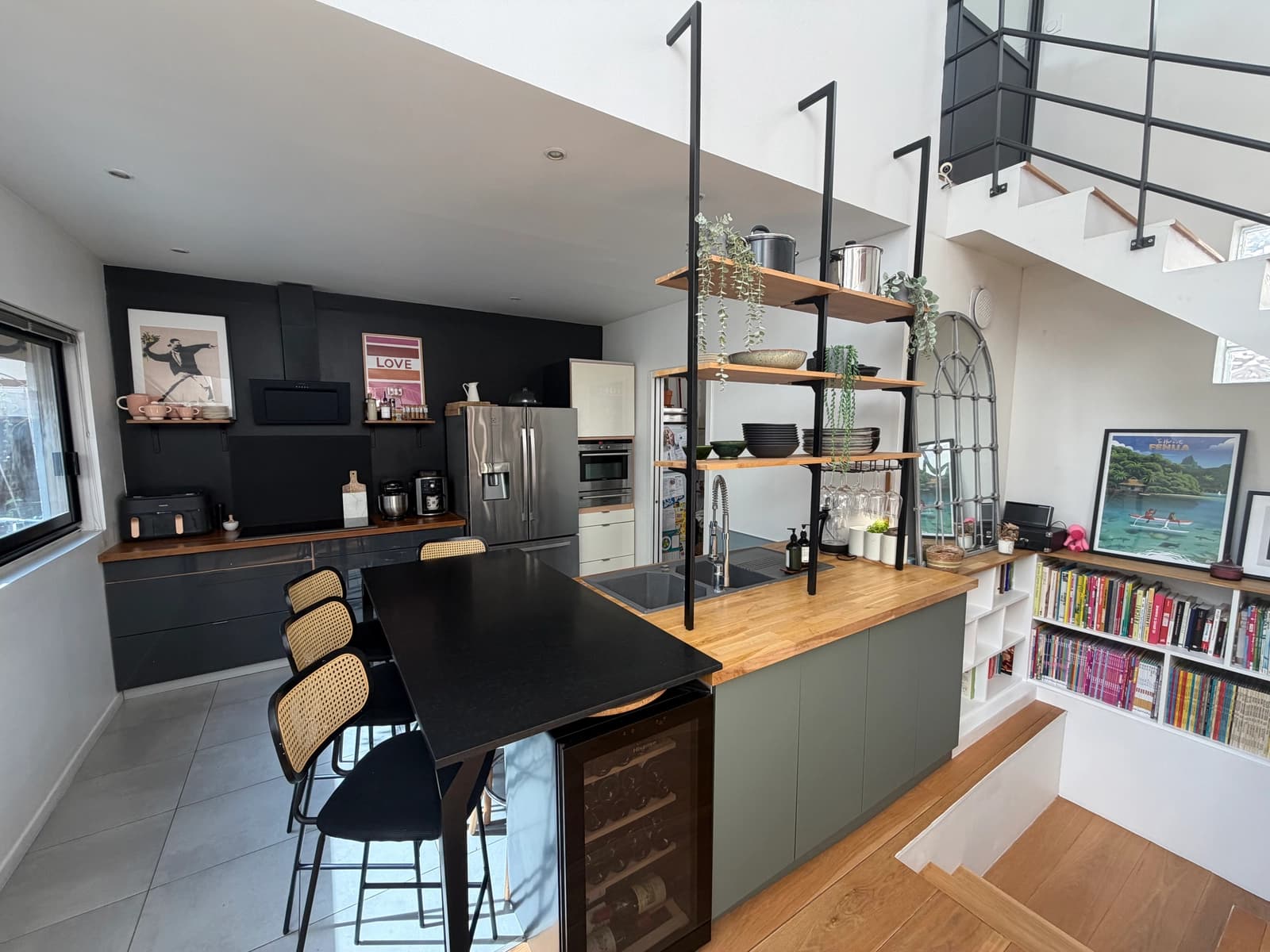 Space Architect-designed triplex loft of 185 m² – Exceptional volumes, natural light, terrace & patio - 5