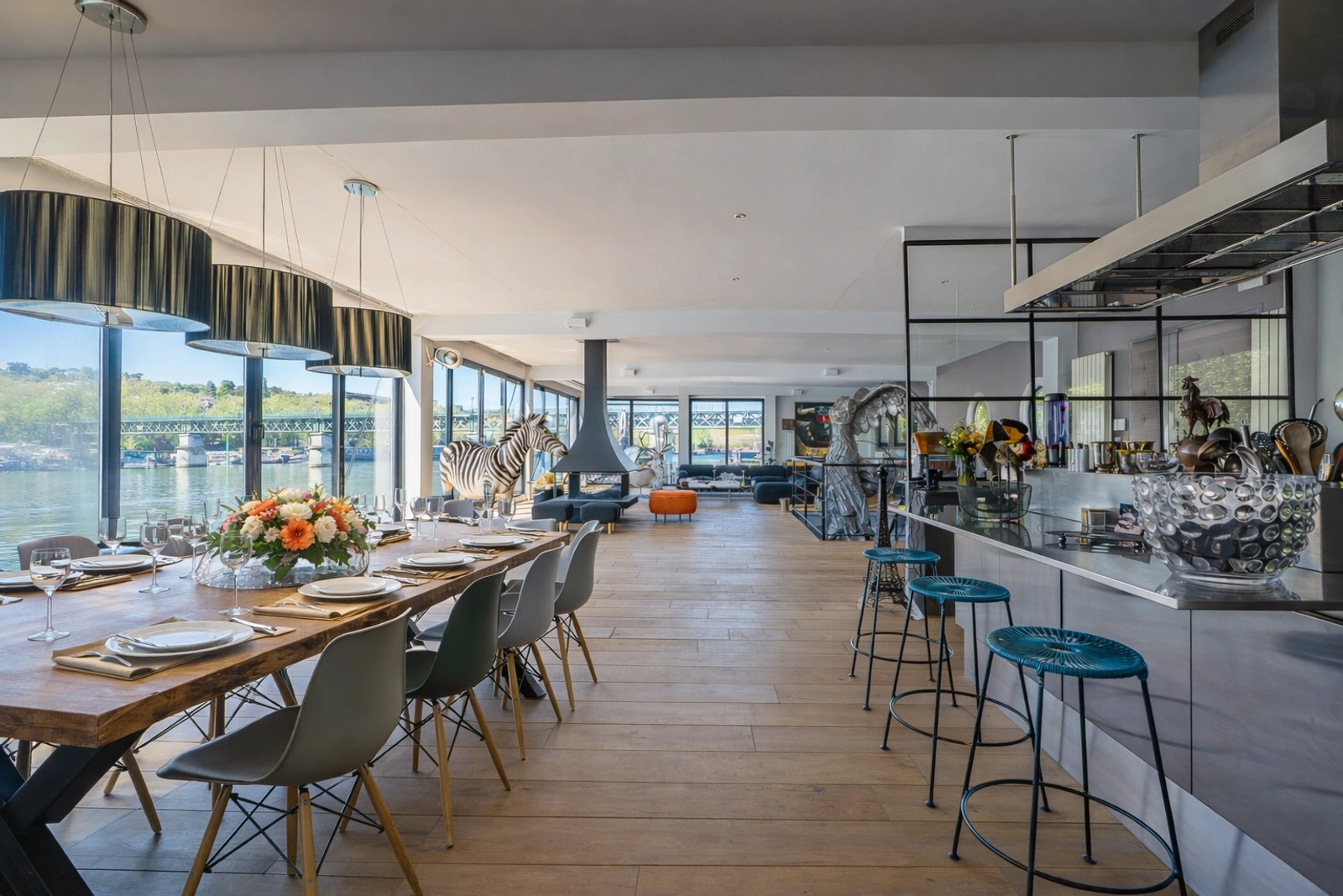 Space Exclusive barge near Paris - 1