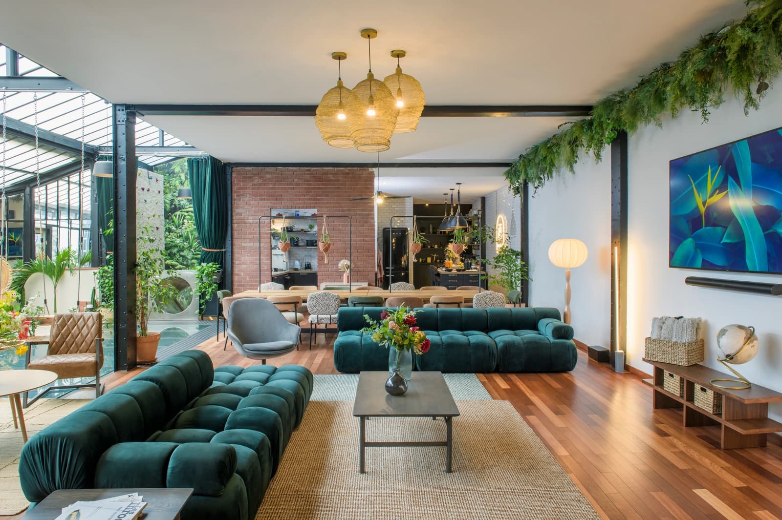 Splendid Eiffel Loft under glass roof