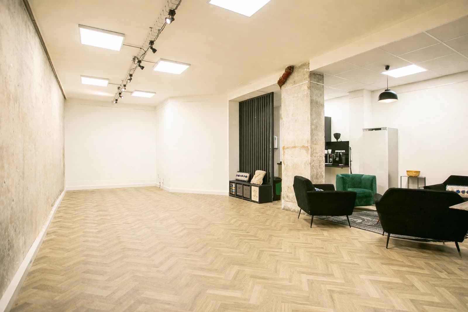 Espace Showroom exclusif en fond de cour - 5