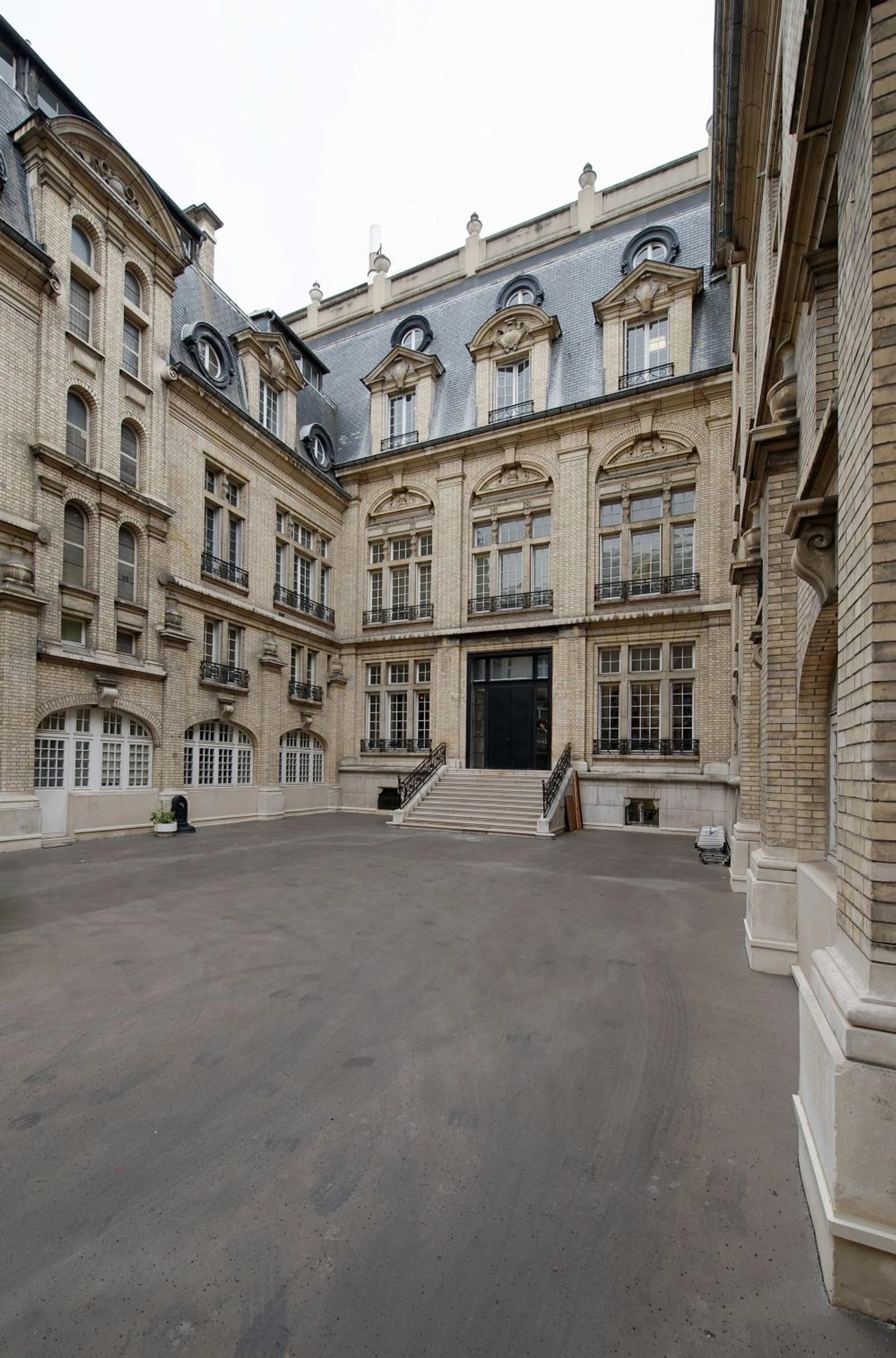 Space Court of Honour - 4