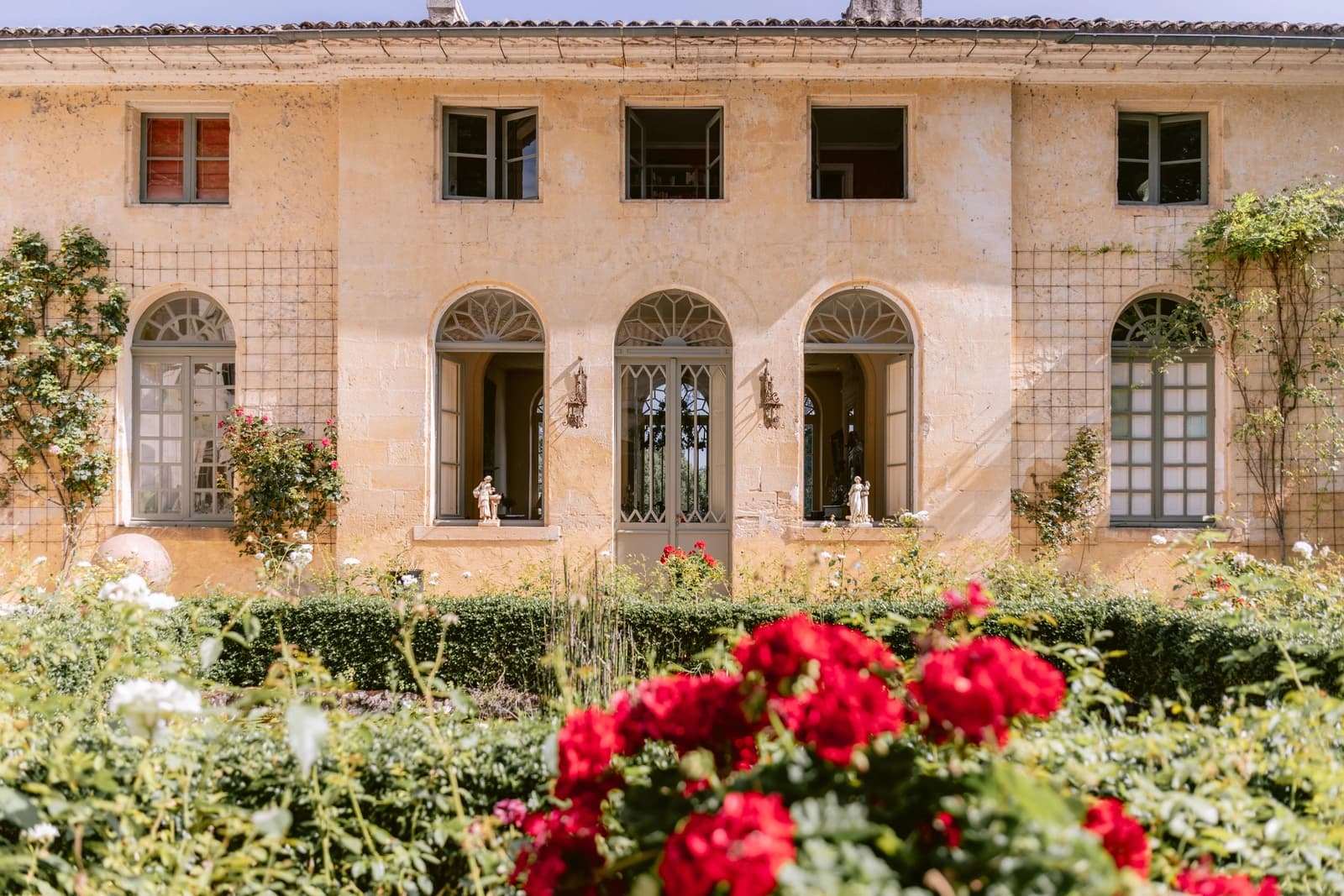 Space Chateau life in a thousand ways - 1