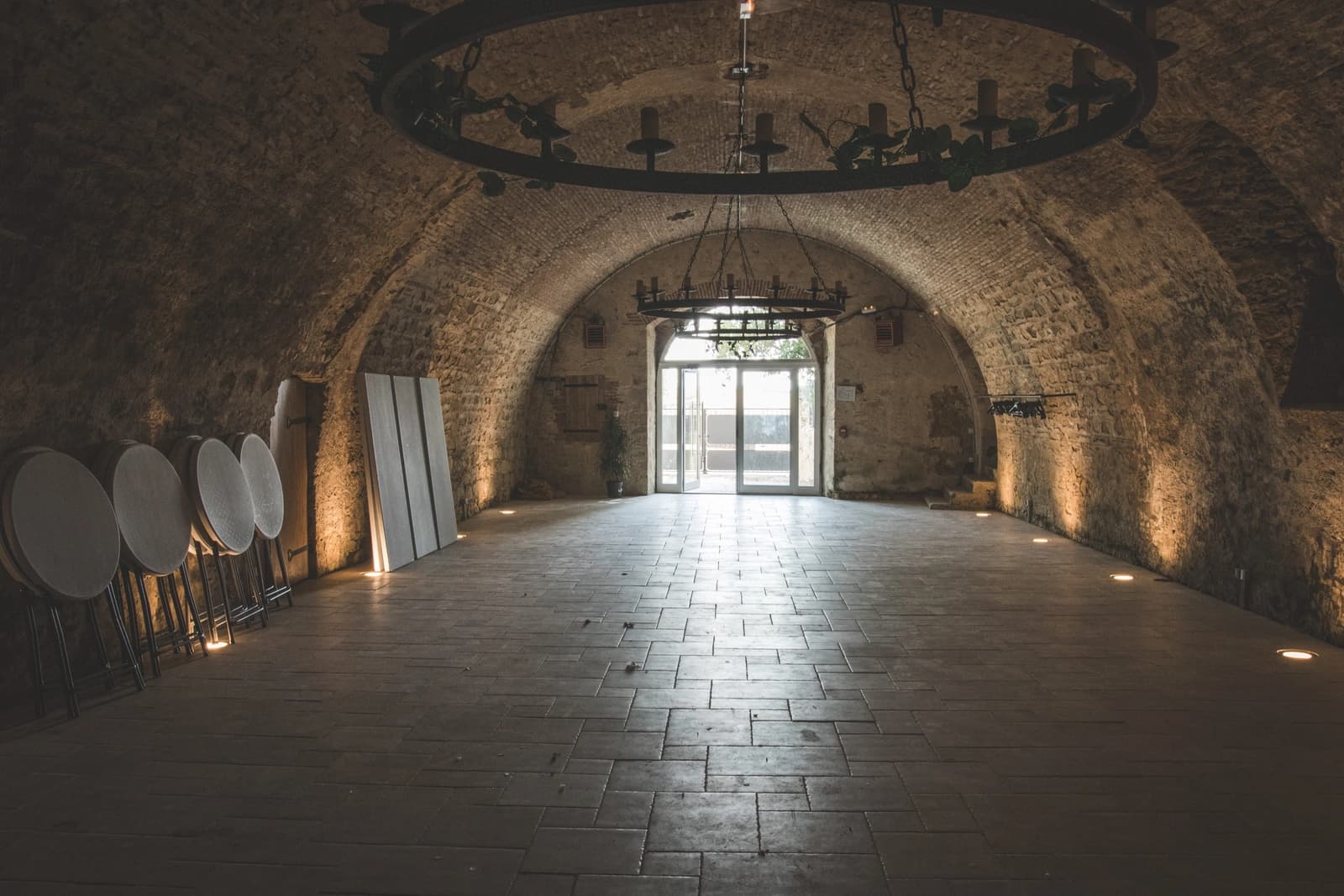 Cave voûtée d’un monument historique du XVe siècle