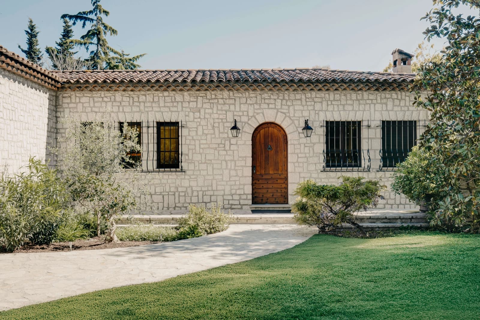 Space Stone Bastide with Vintage Accents and Solid Wood - 1