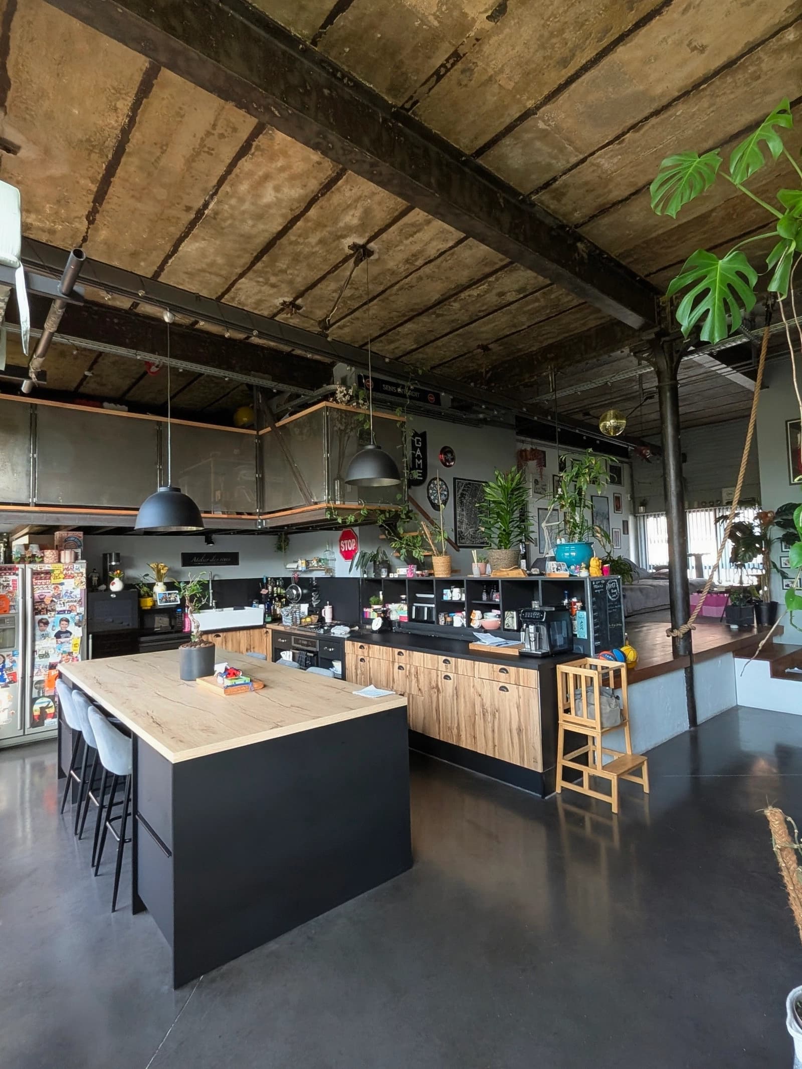 Space Industrial Loft in an Old Factory - 0