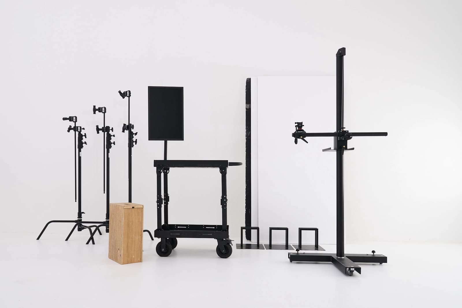 Space Daylight Photo Studio Equipped with Cyclorama - 4