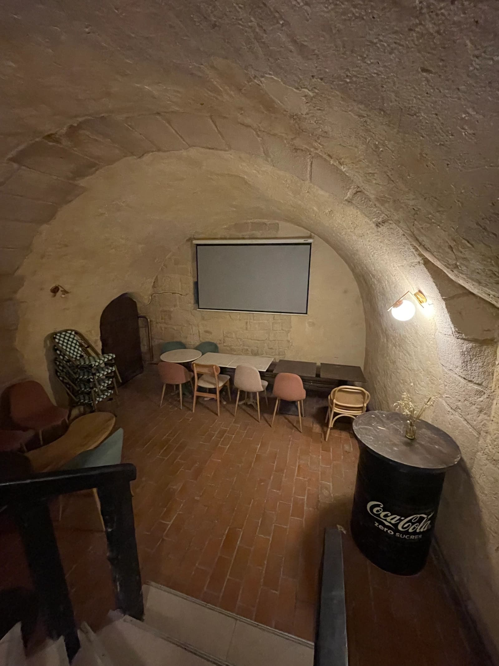 Space Cozy and authentic cafe, a stone's throw from the Pantheon - 4