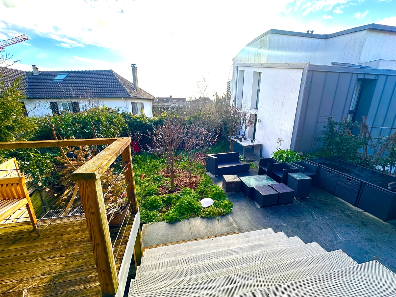 Space Magnificent 300 m² suburban house - 4