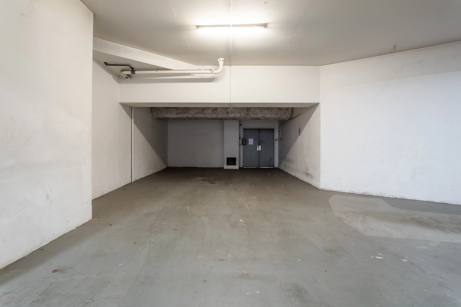 Espace Parking de 500m² pour tournage, shooting, prod avec rampe d'accès - 4