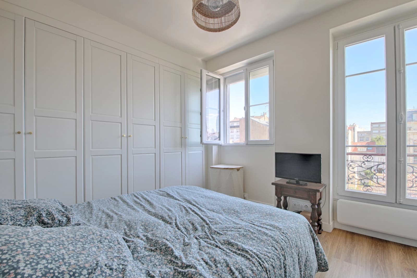 Space Unobstructed view of the Bois de Vincennes / bright ++ / functional fireplace - 5