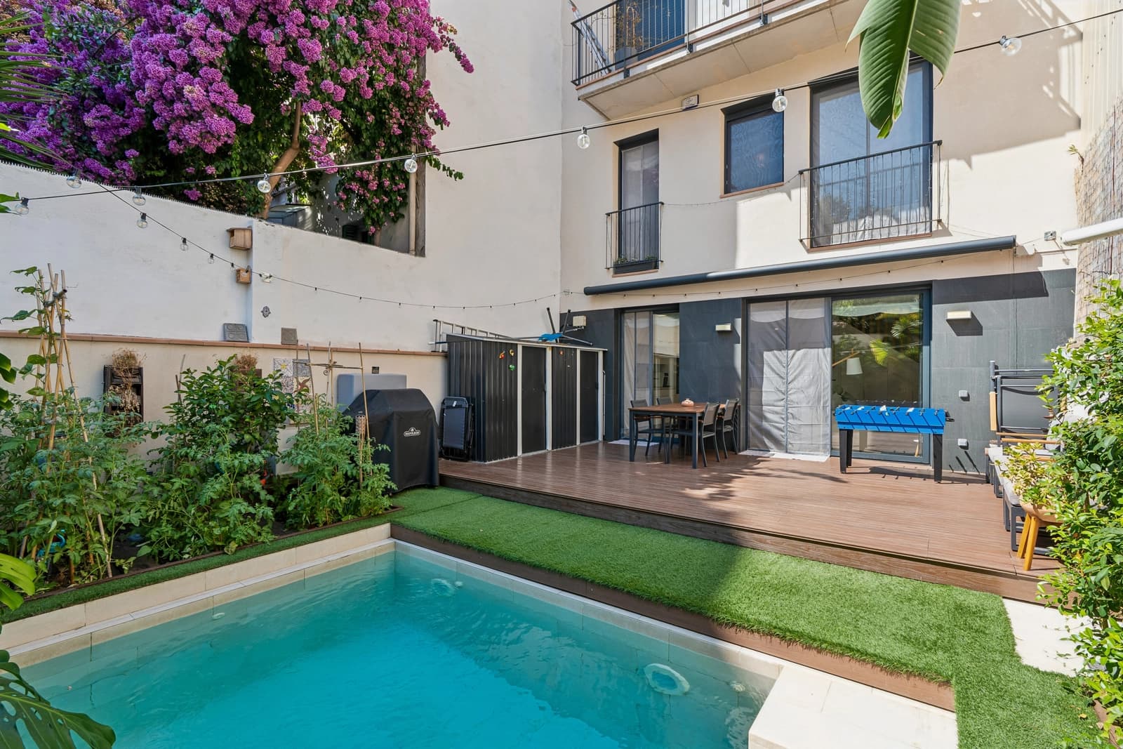 Espacio Jardín y piscina en Barcelona - 1