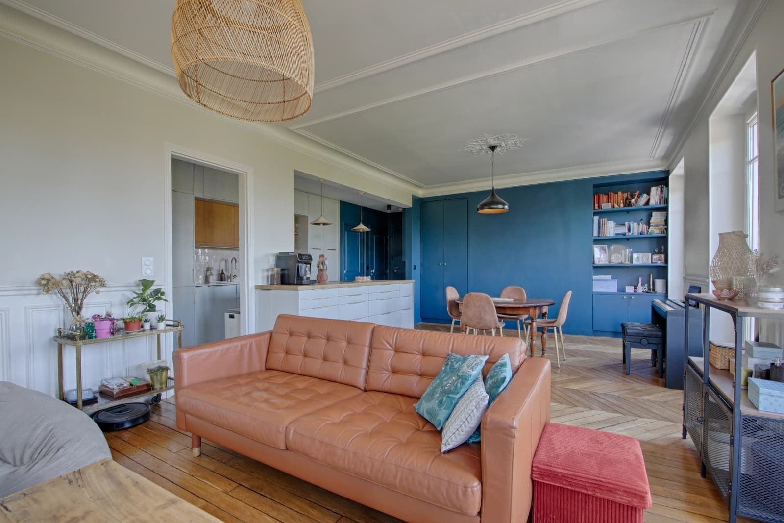 Space Unobstructed view of the Bois de Vincennes / bright ++ / functional fireplace - 1