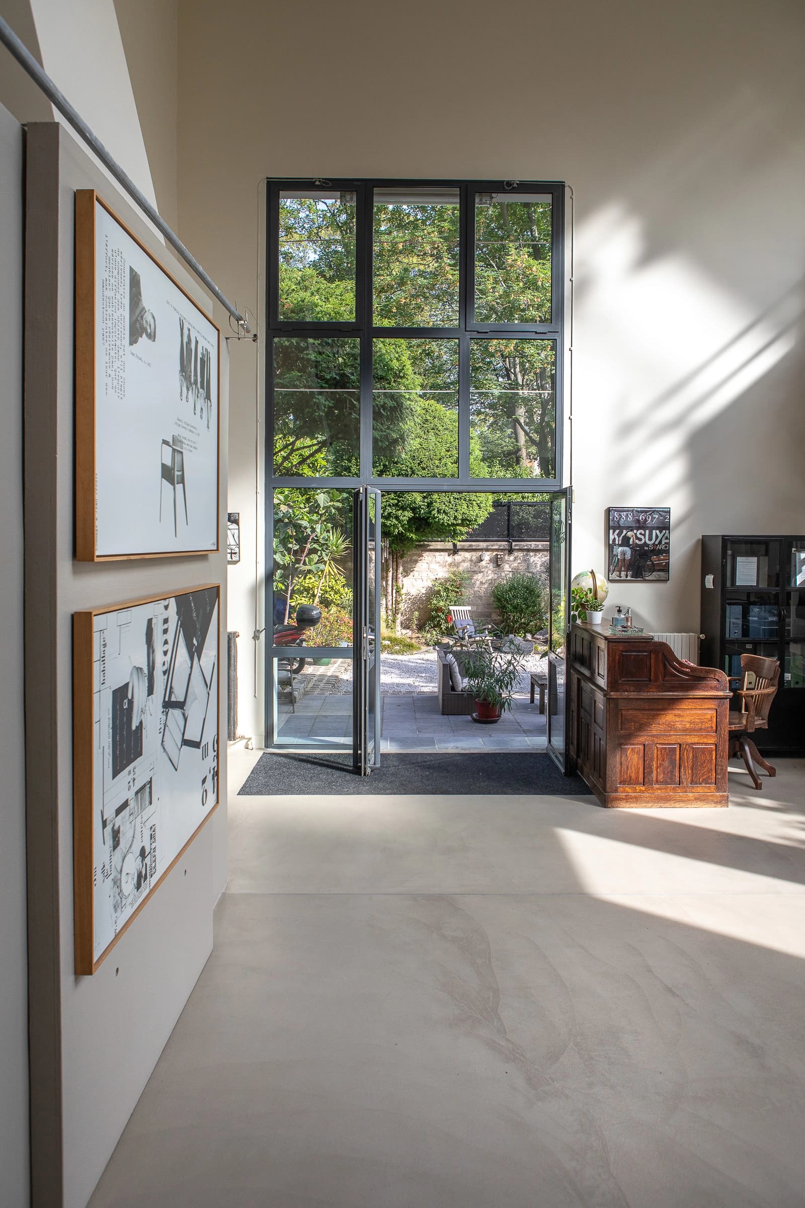 Artist's studio-loft, glass roof and garden